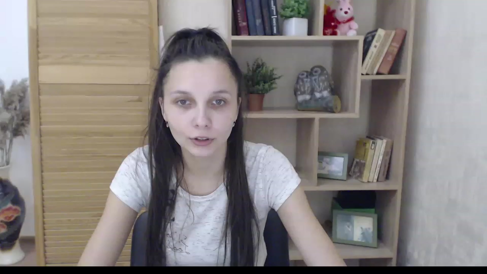Gallery image thumbnail from Karina_Mils's myfreecams stream on, 12/12/2022, 09:59 image 15 of 20