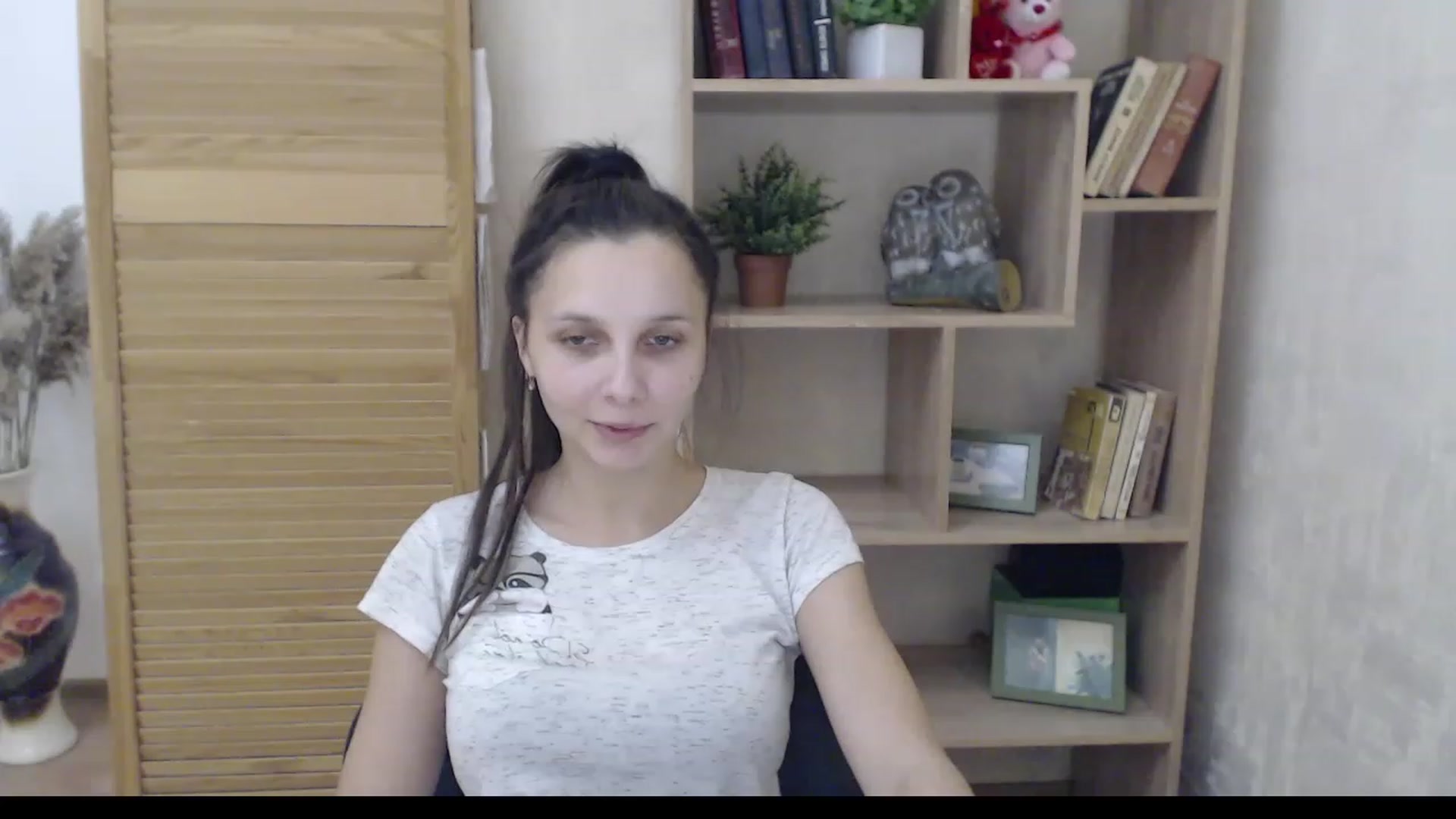 Gallery image thumbnail from Karina_Mils's myfreecams stream on, 12/12/2022, 09:59 image 1 of 20