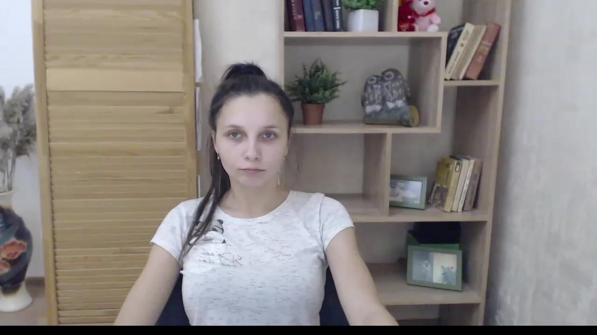 Gallery image thumbnail from Karina_Mils's myfreecams stream on, 12/12/2022, 09:59 image 3 of 20