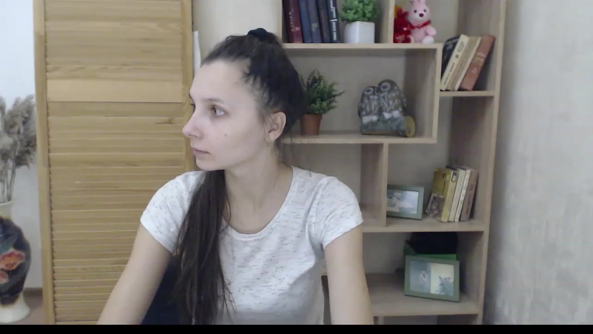 Gallery image thumbnail from Karina_Mils's myfreecams stream on, 12/12/2022, 09:59 image 10 of 20