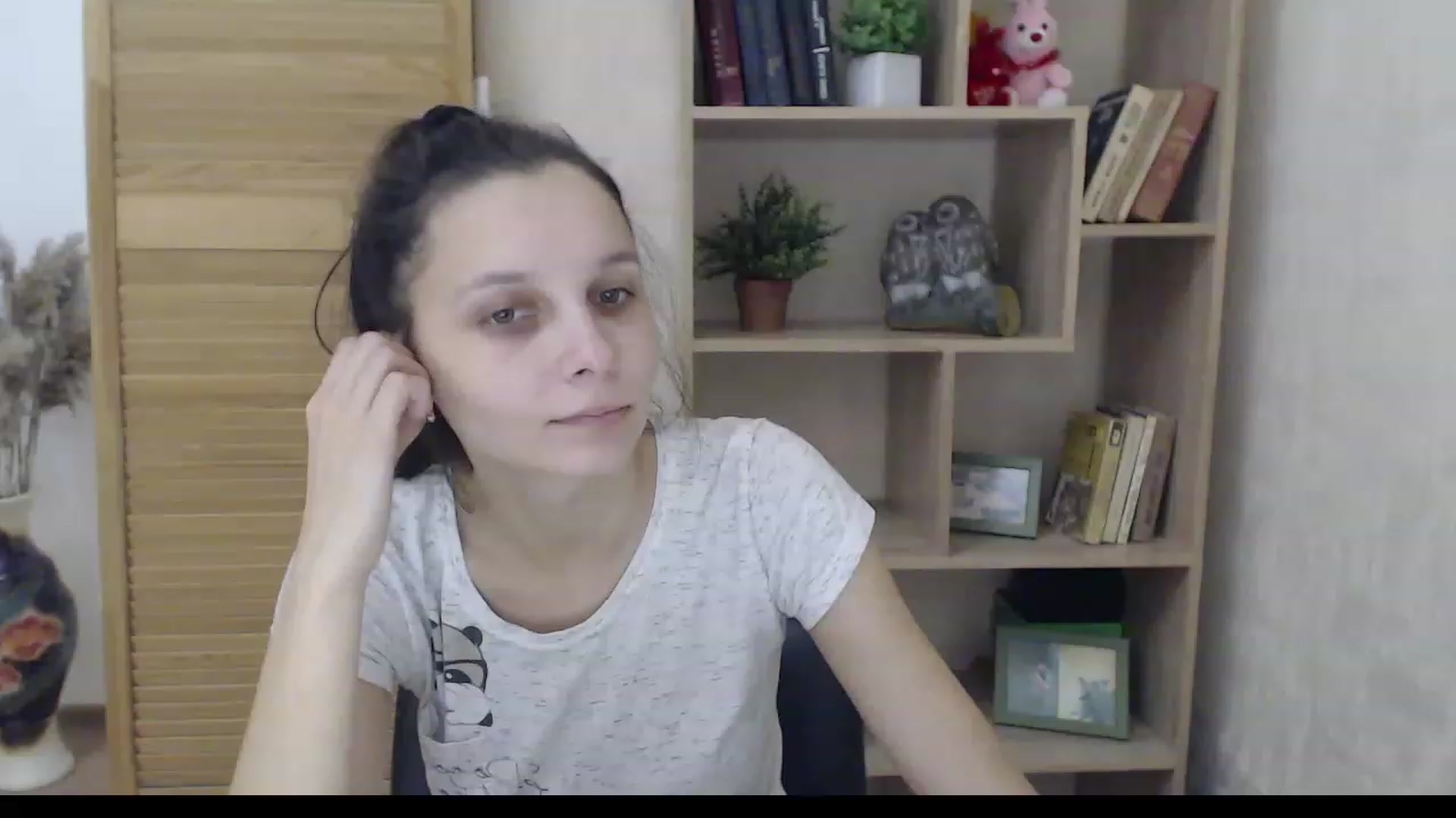 Gallery image thumbnail from Karina_Mils's myfreecams stream on, 12/12/2022, 09:59 image 12 of 20