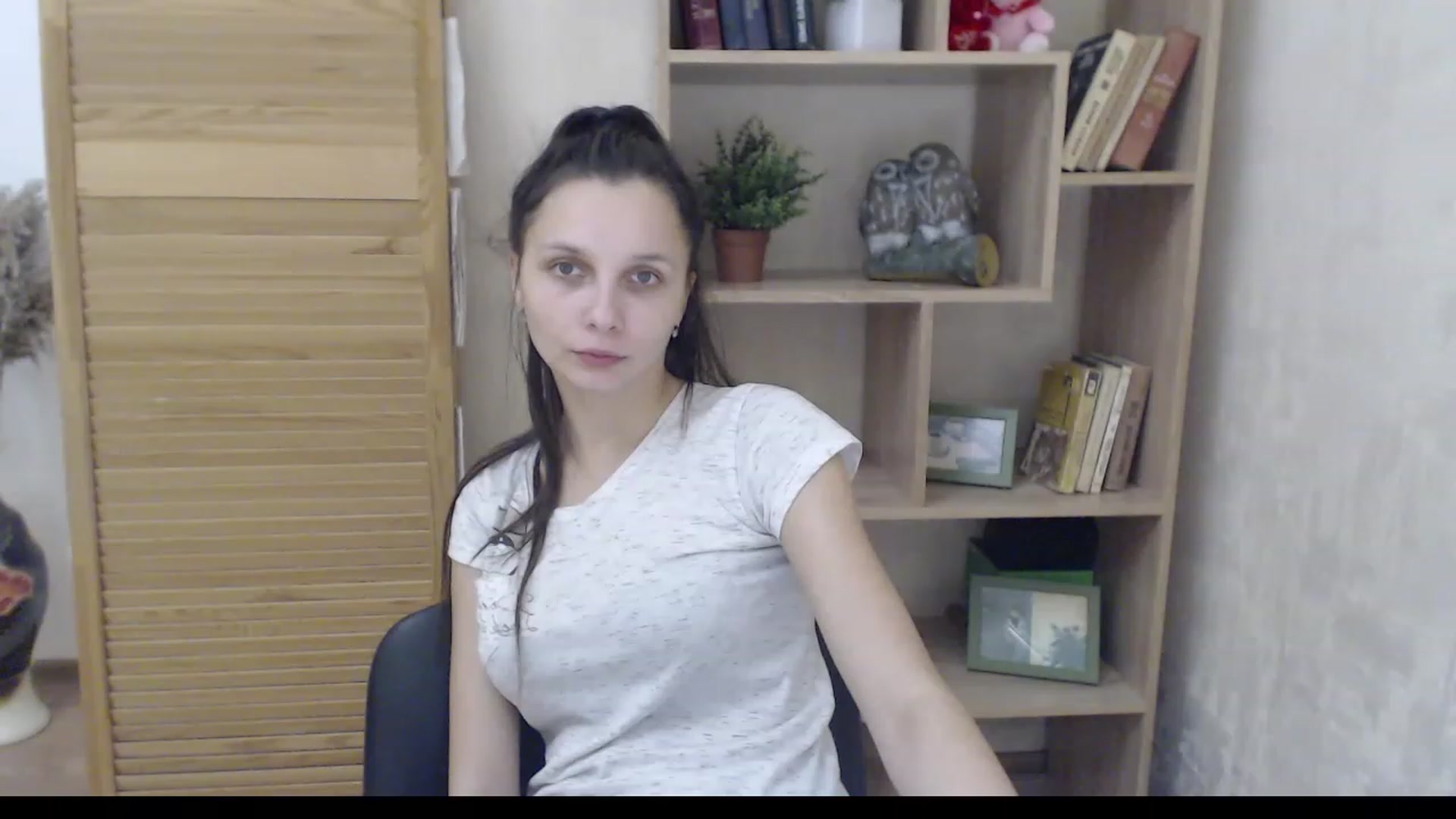 Gallery image thumbnail from Karina_Mils's myfreecams stream on, 12/12/2022, 11:31 image 16 of 20