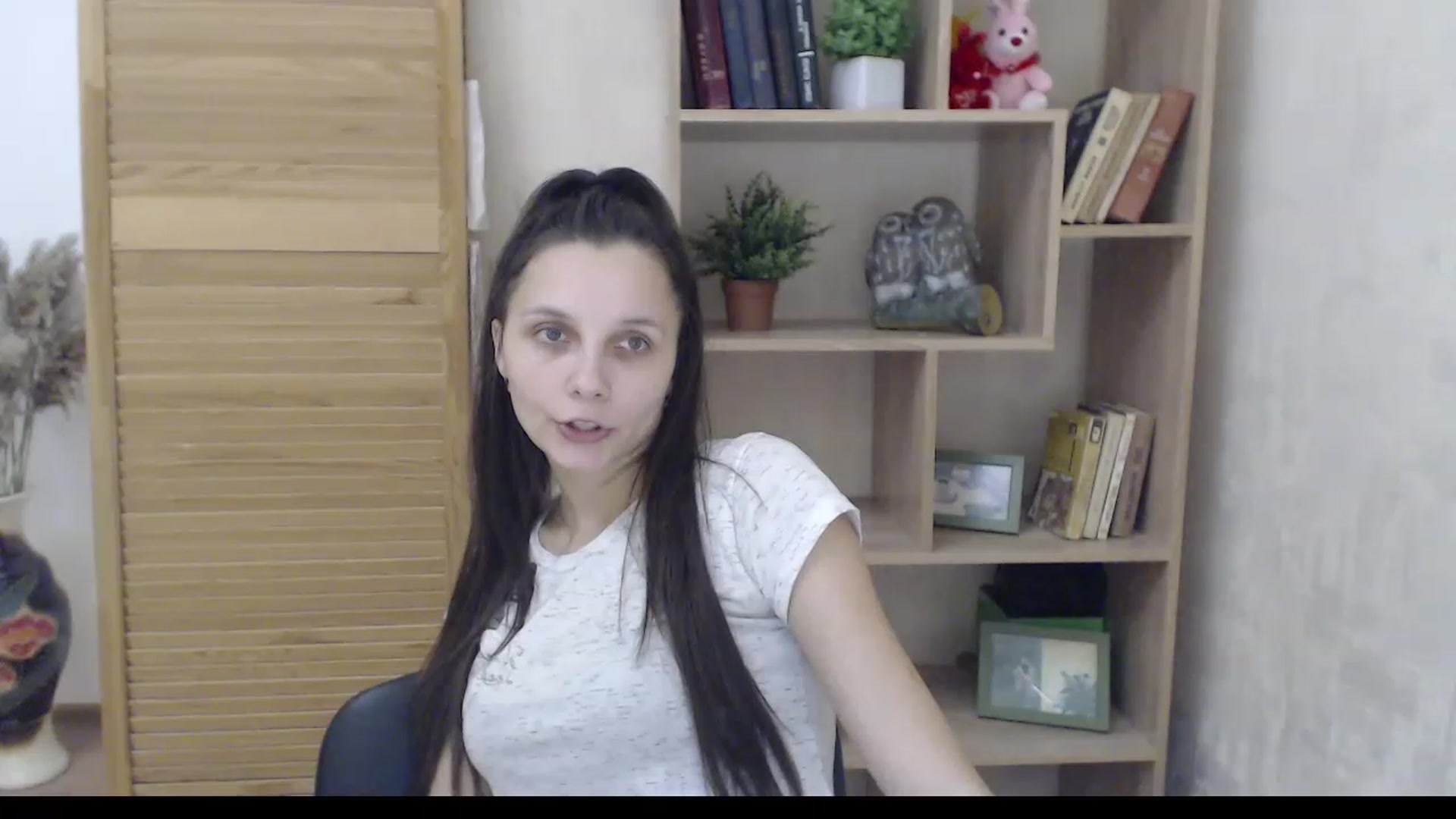 Gallery image thumbnail from Karina_Mils's myfreecams stream on, 12/12/2022, 11:31 image 10 of 20