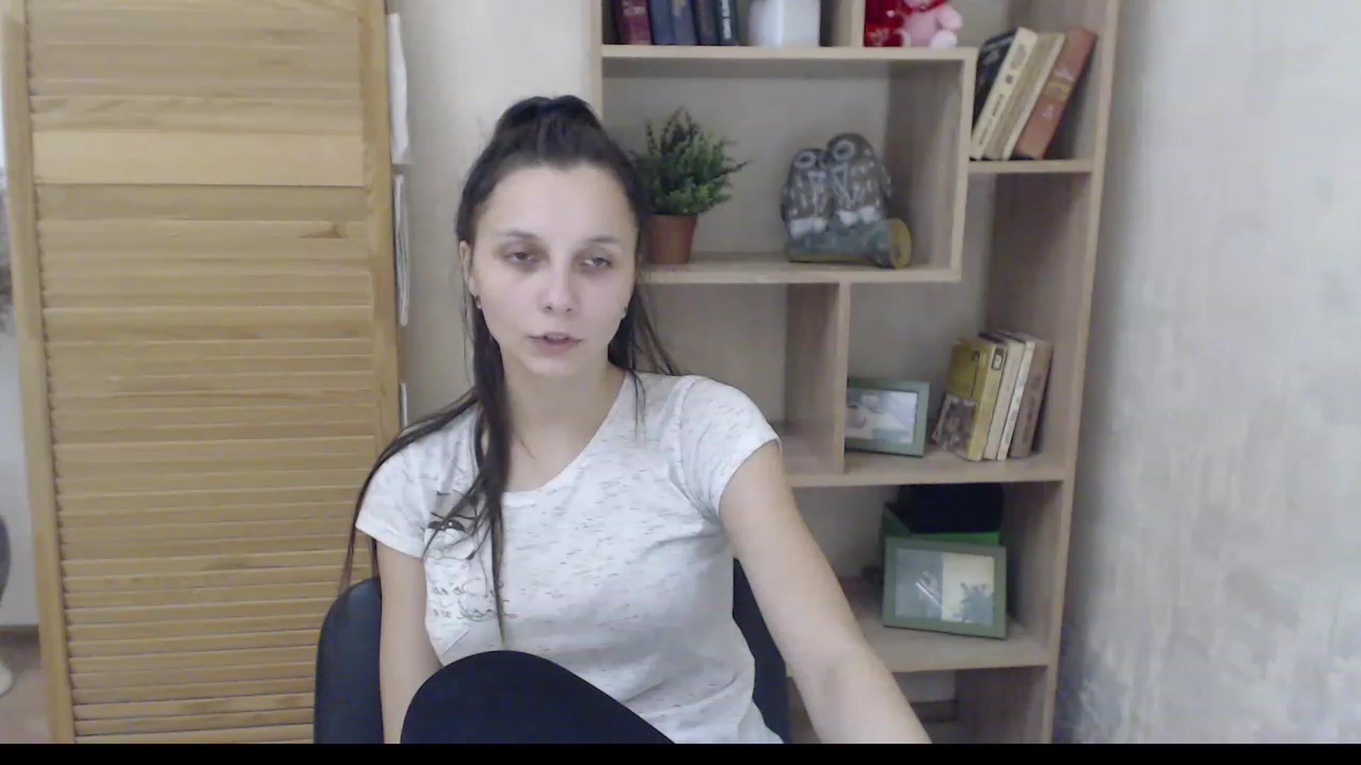 Gallery image thumbnail from Karina_Mils's myfreecams stream on, 12/12/2022, 11:31 image 15 of 20