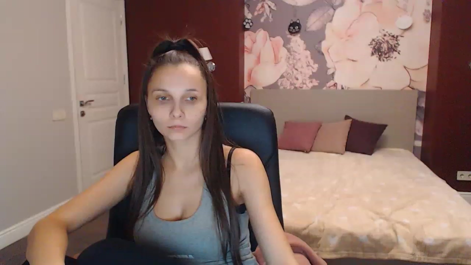 Gallery image thumbnail from Karina_Mils's myfreecams stream on, 12/15/2022, 11:21 image 3 of 20