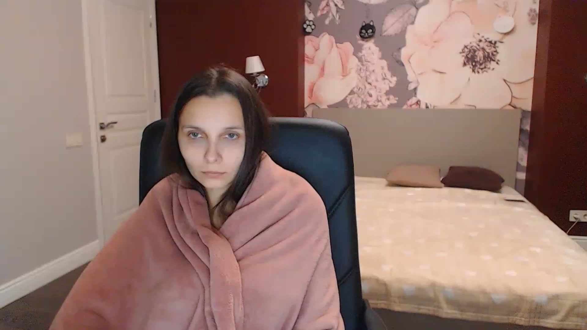 Gallery image thumbnail from Karina_Mils's myfreecams stream on, 12/16/2022, 10:12 image 13 of 20