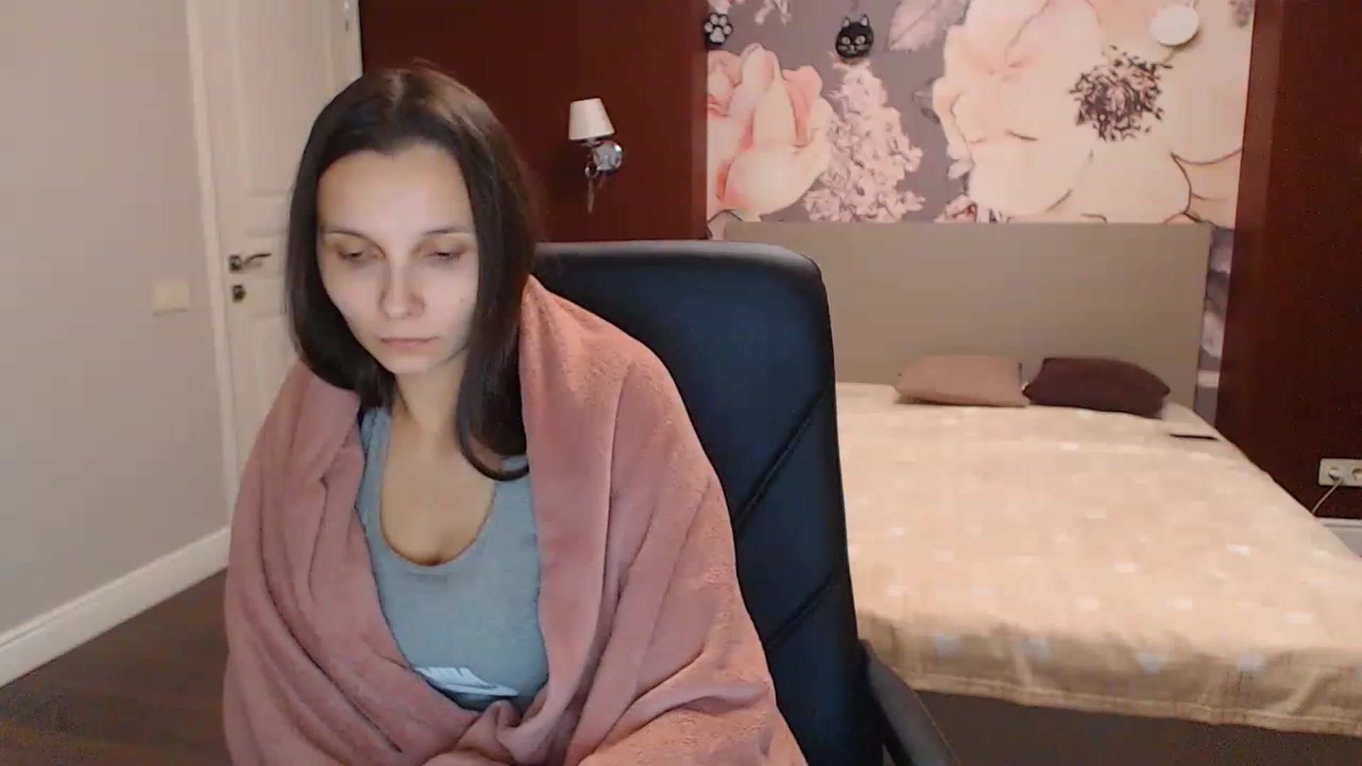 Gallery image thumbnail from Karina_Mils's myfreecams stream on, 12/16/2022, 10:12 image 2 of 20