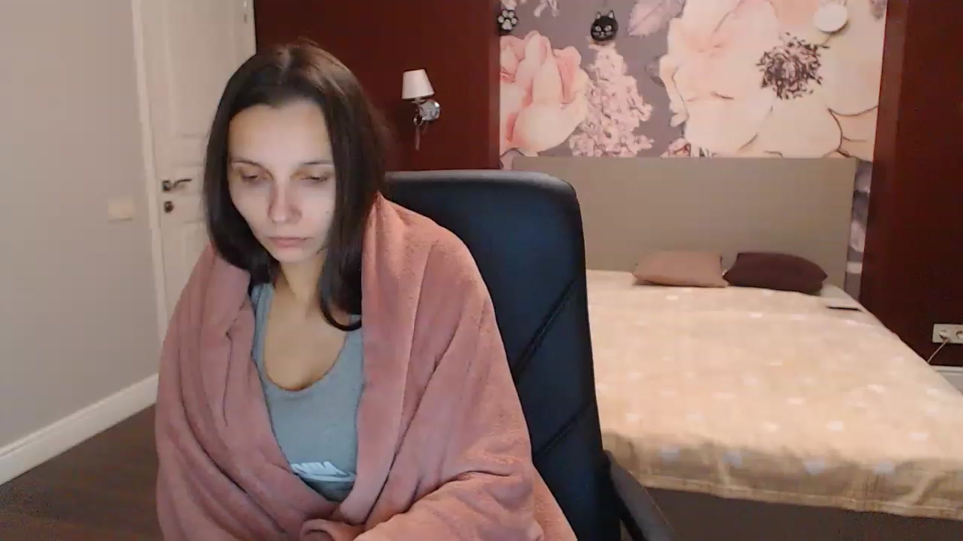 Gallery image thumbnail from Karina_Mils's myfreecams stream on, 12/16/2022, 10:12 image 1 of 20