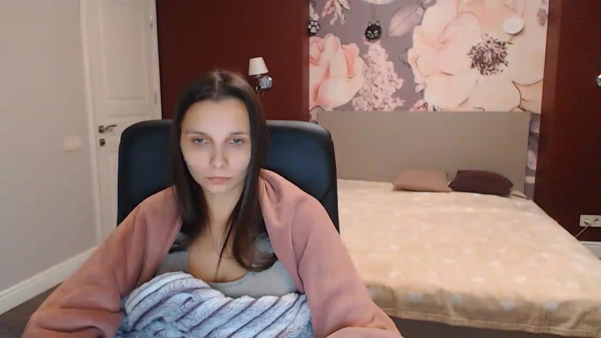 Gallery image thumbnail from Karina_Mils's myfreecams stream on, 12/16/2022, 10:12 image 20 of 20
