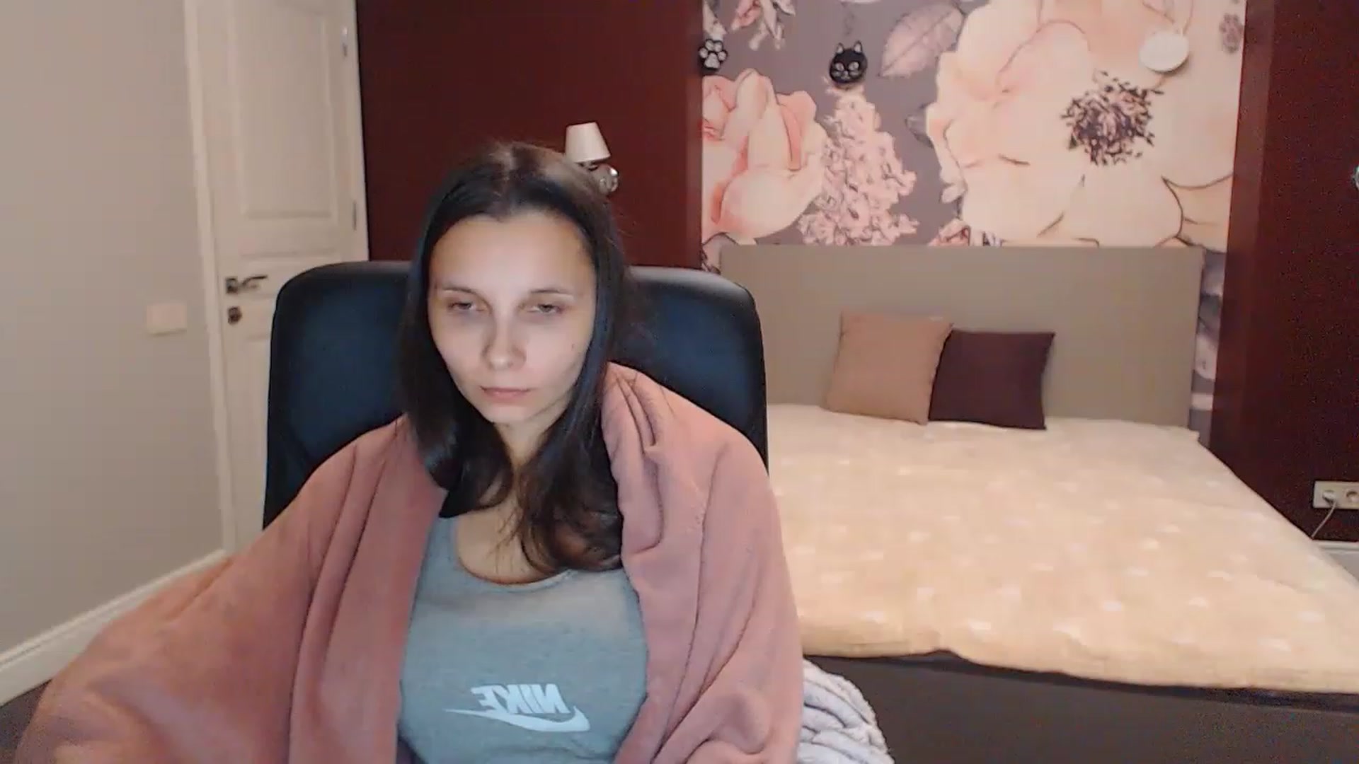 Gallery image thumbnail from Karina_Mils's myfreecams stream on, 12/16/2022, 16:46 image 11 of 20