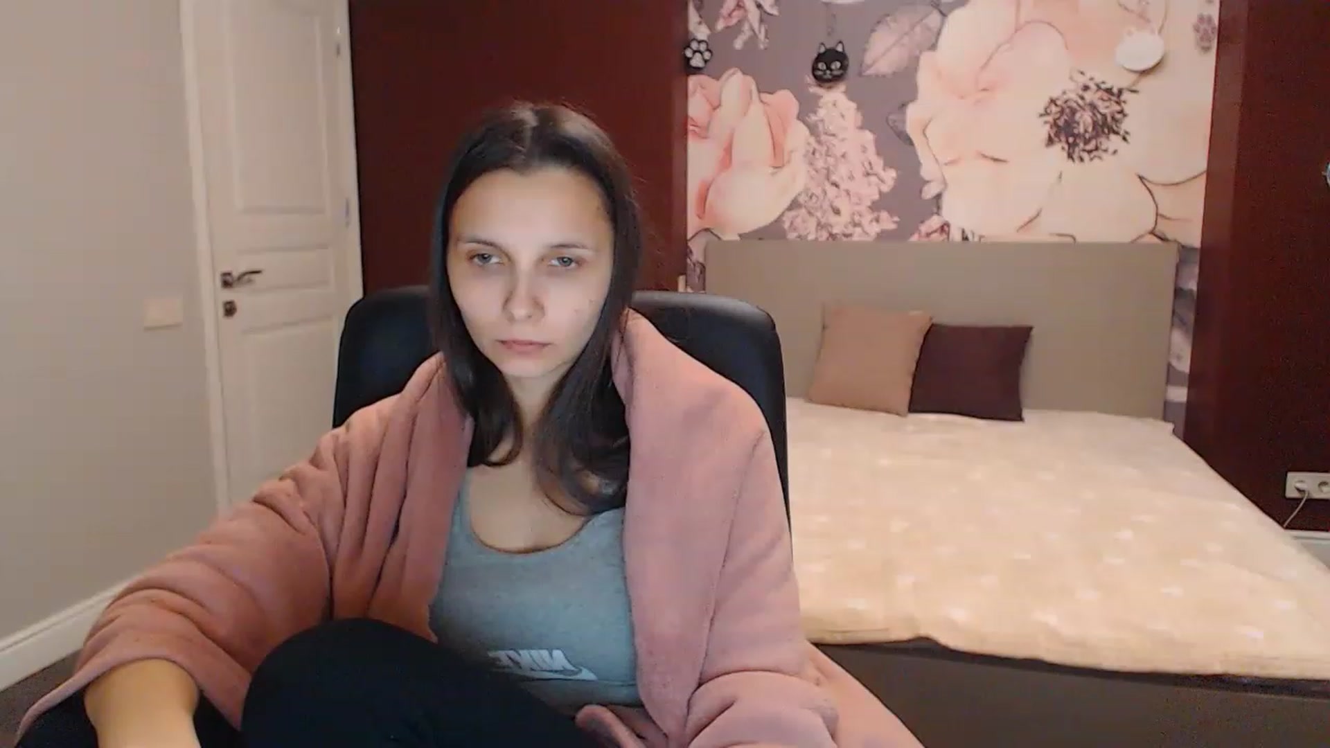 Gallery image thumbnail from Karina_Mils's myfreecams stream on, 12/16/2022, 16:46 image 1 of 20