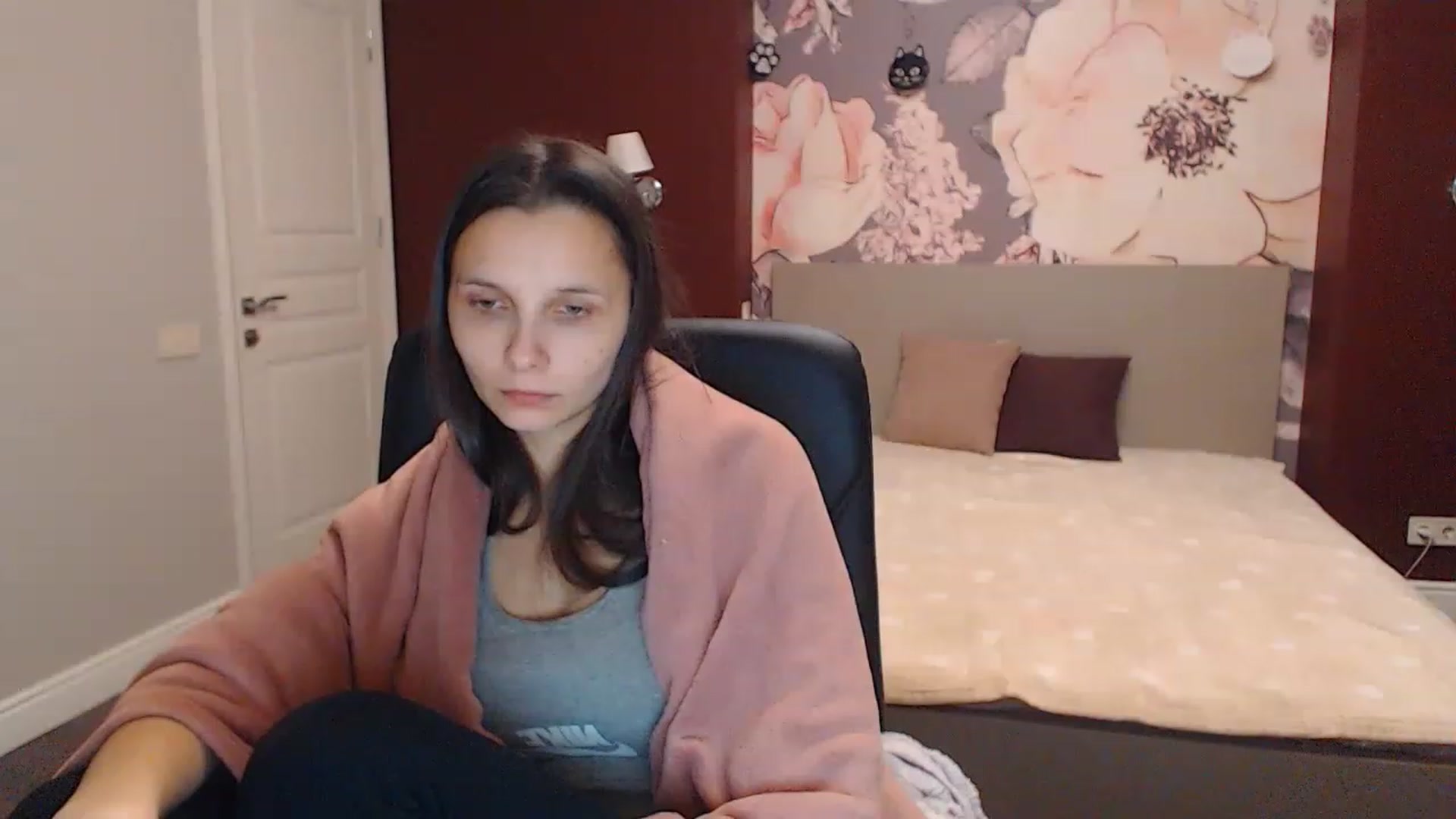 Gallery image thumbnail from Karina_Mils's myfreecams stream on, 12/16/2022, 16:46 image 7 of 20