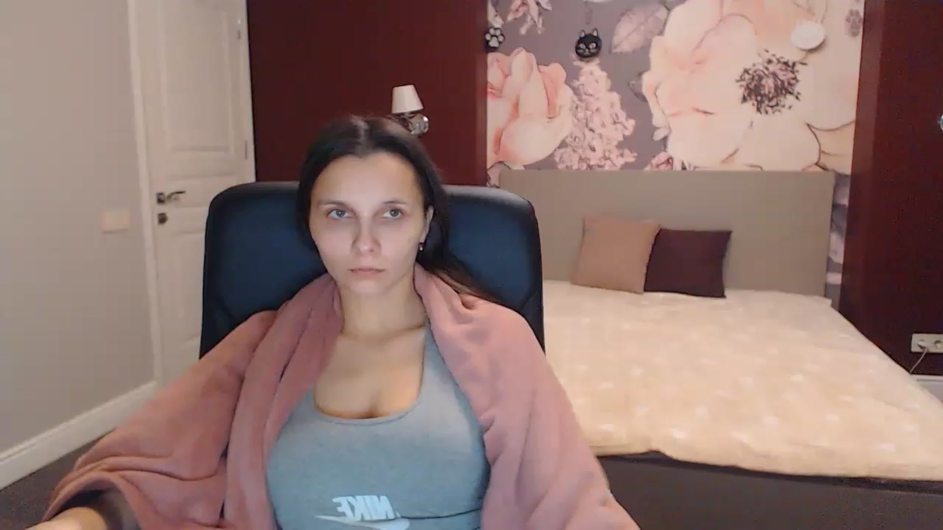 Gallery image thumbnail from Karina_Mils's myfreecams stream on, 12/16/2022, 16:46 image 20 of 20