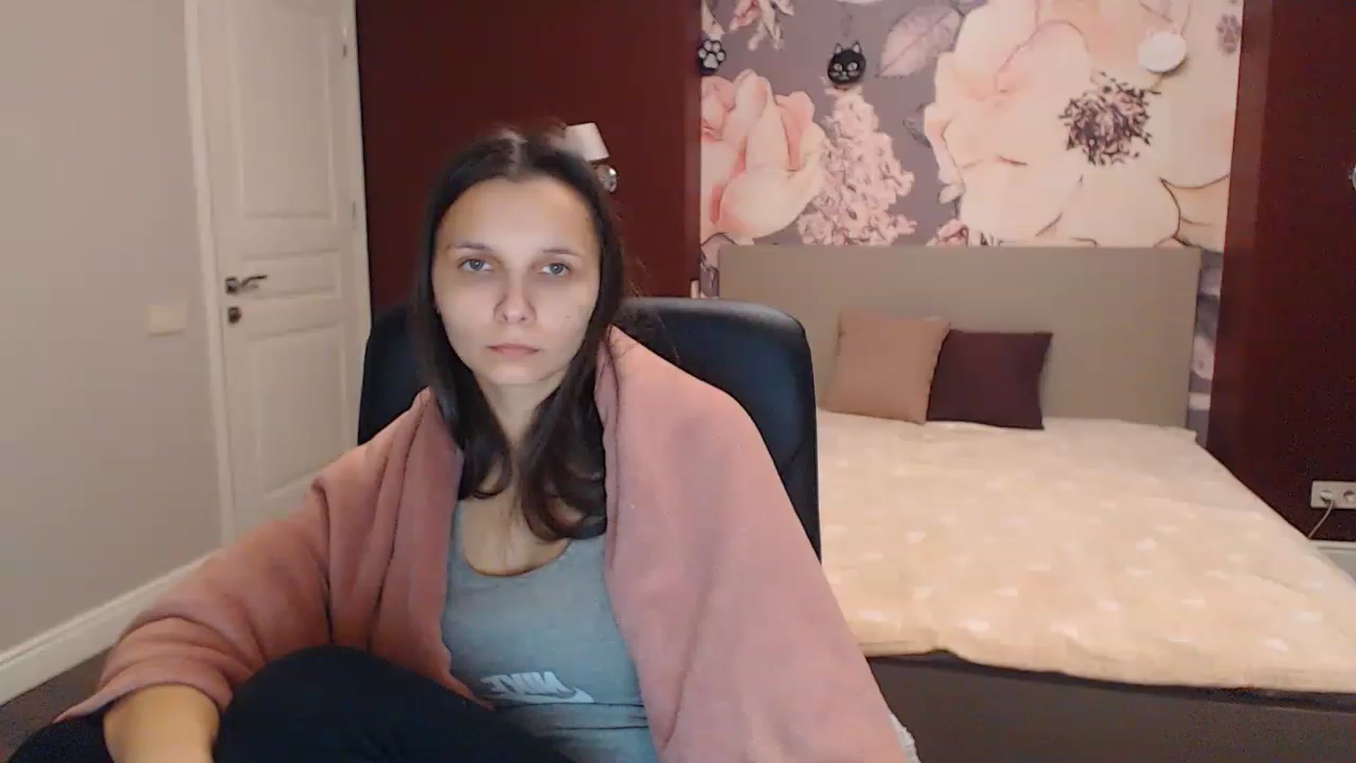 Gallery image thumbnail from Karina_Mils's myfreecams stream on, 12/16/2022, 16:46 image 8 of 20