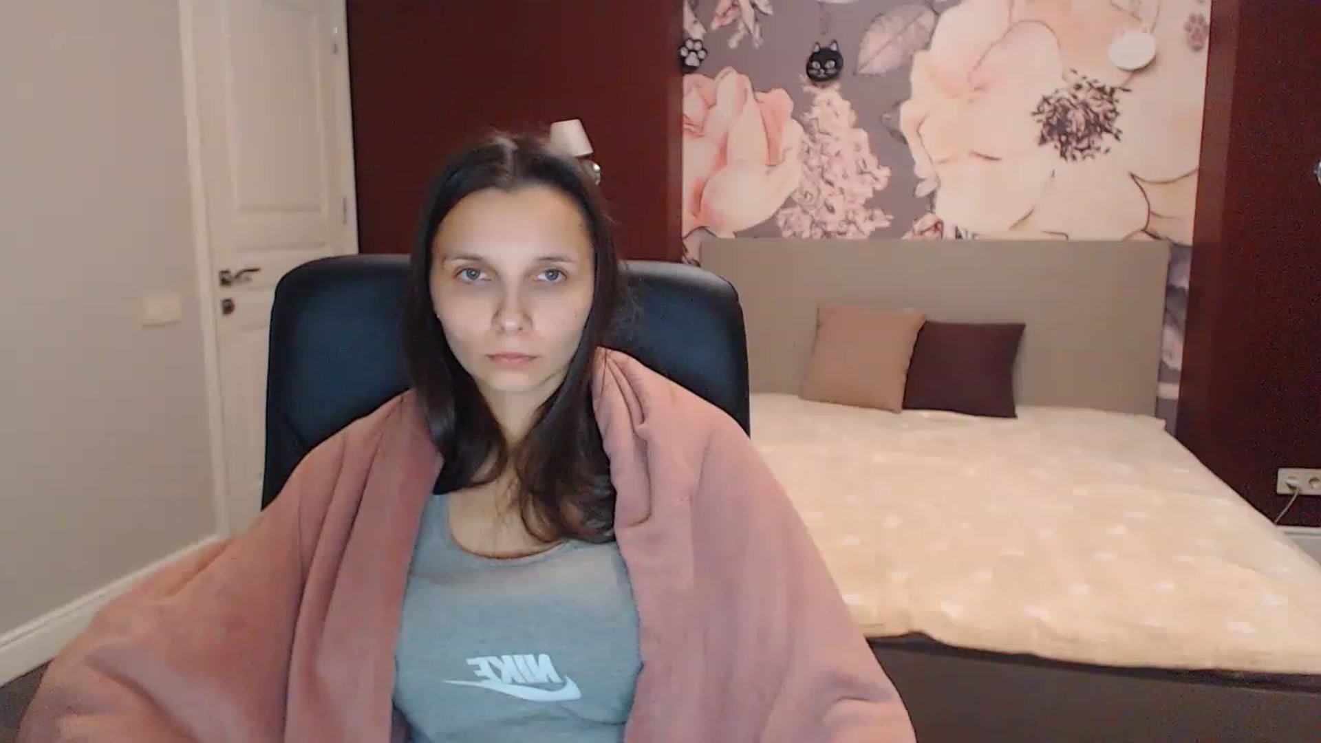 Gallery image thumbnail from Karina_Mils's myfreecams stream on, 12/16/2022, 16:46 image 10 of 20