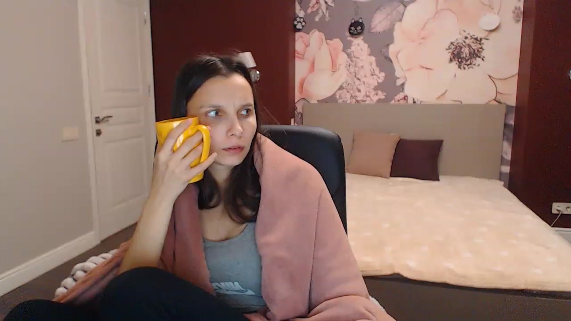 Gallery image thumbnail from Karina_Mils's myfreecams stream on, 12/16/2022, 16:46 image 5 of 20