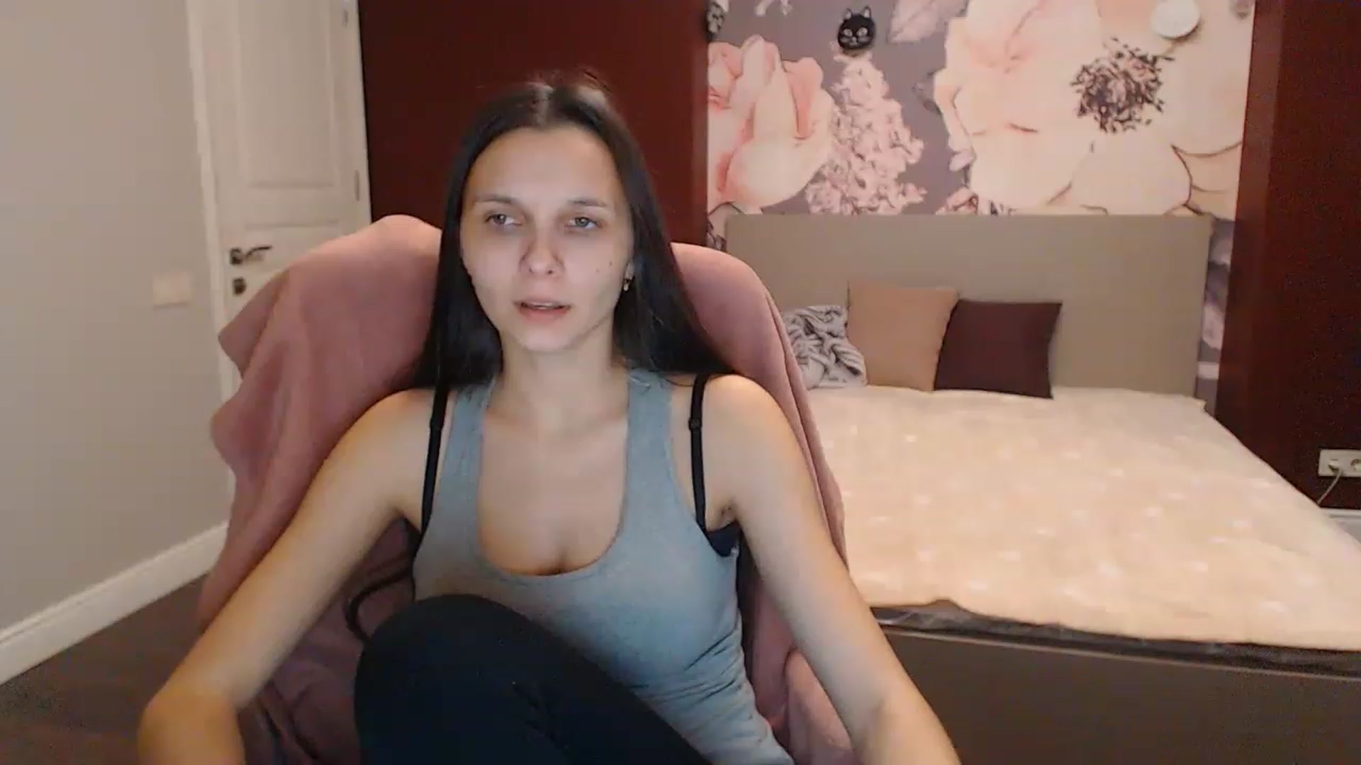 Gallery image thumbnail from Karina_Mils's myfreecams stream on, 12/16/2022, 17:55 image 2 of 20