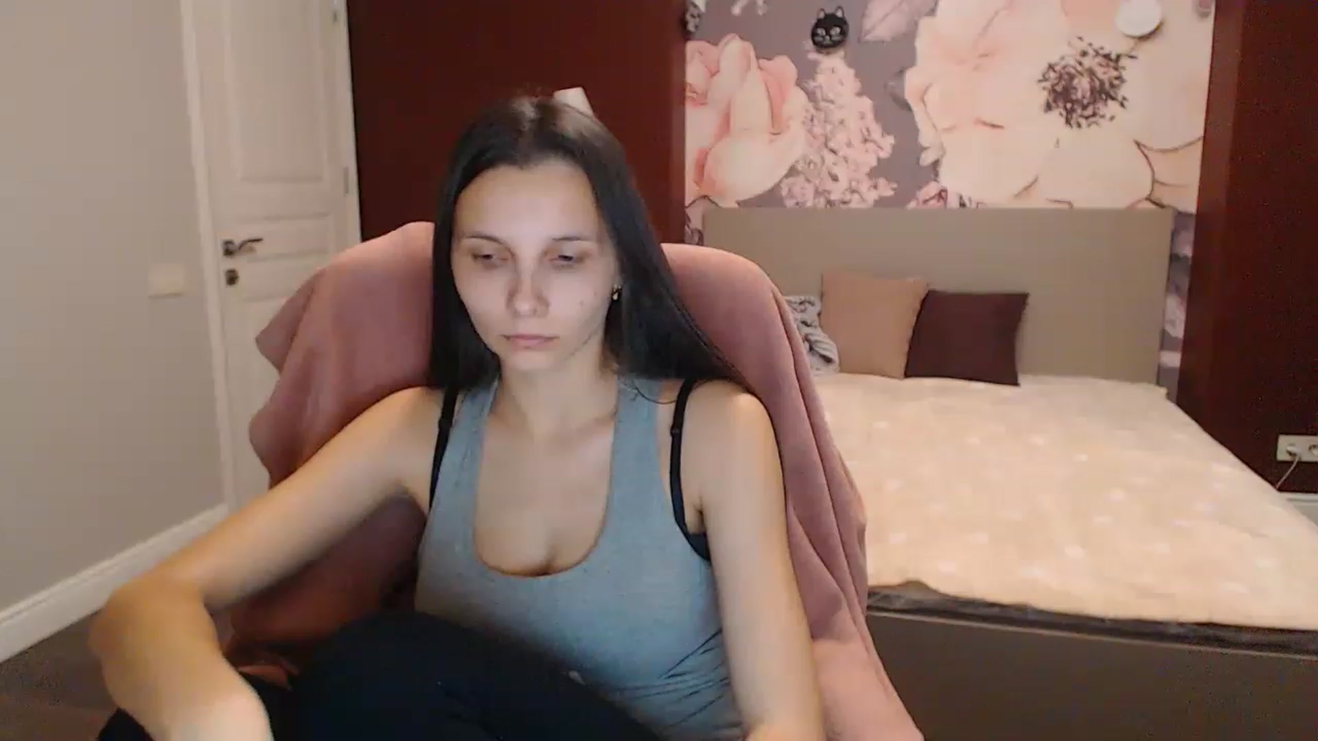 Gallery image thumbnail from Karina_Mils's myfreecams stream on, 12/16/2022, 17:55 image 3 of 20