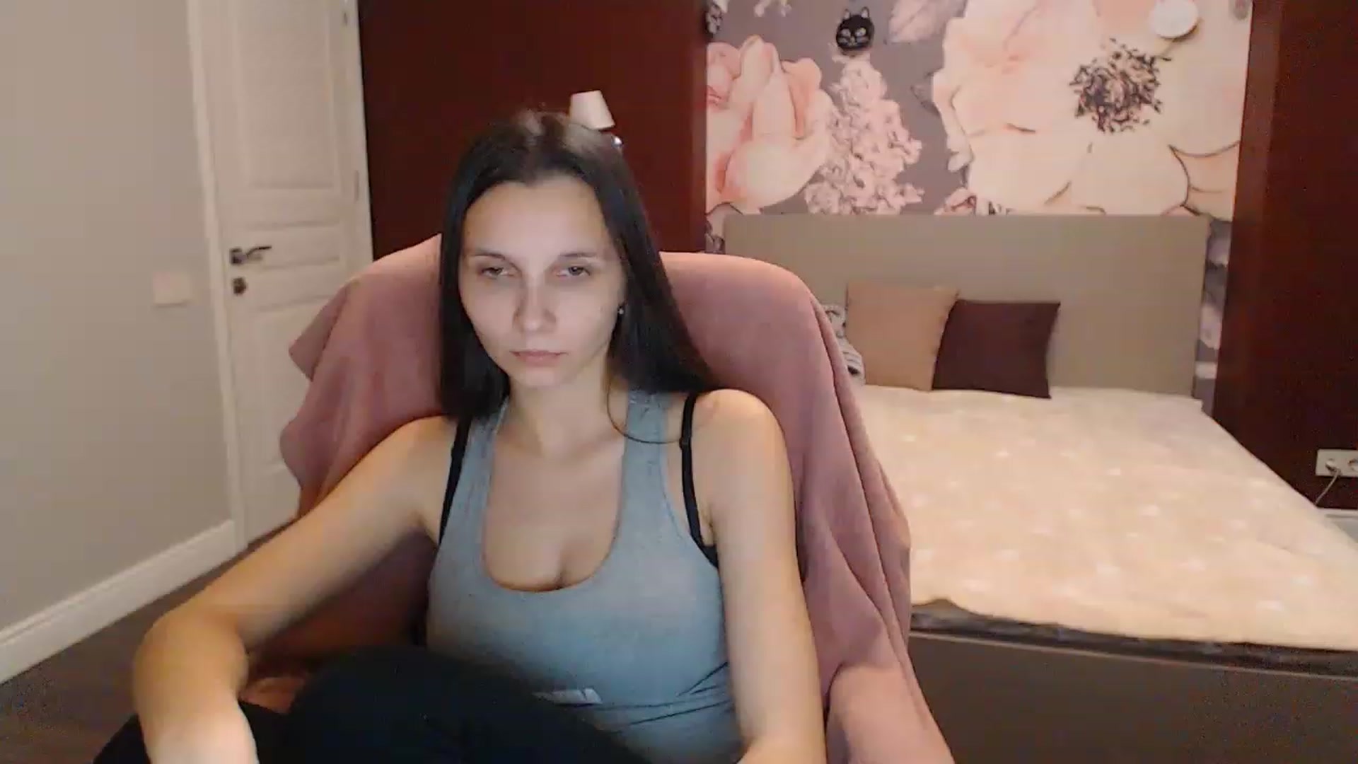 Gallery image thumbnail from Karina_Mils's myfreecams stream on, 12/16/2022, 17:55 image 7 of 20