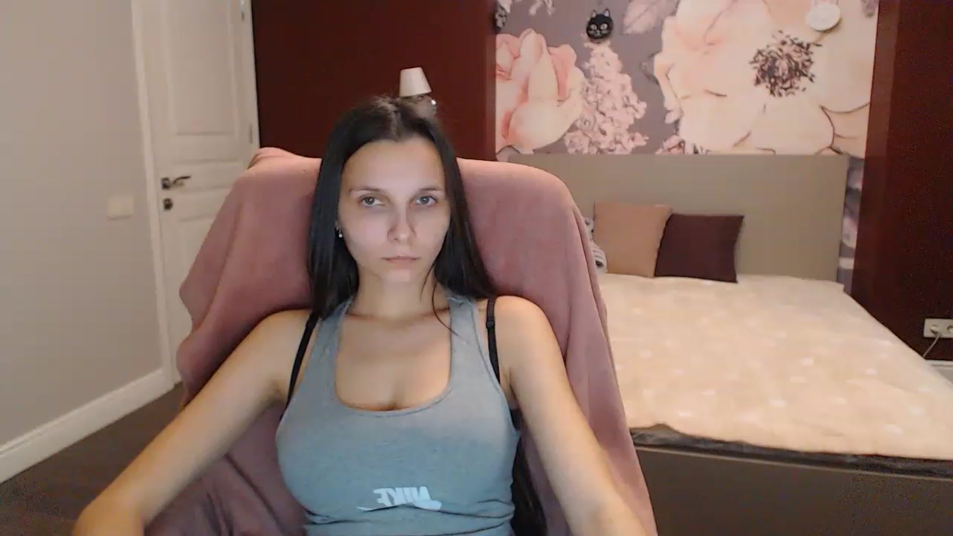 Gallery image thumbnail from Karina_Mils's myfreecams stream on, 12/16/2022, 17:55 image 19 of 20