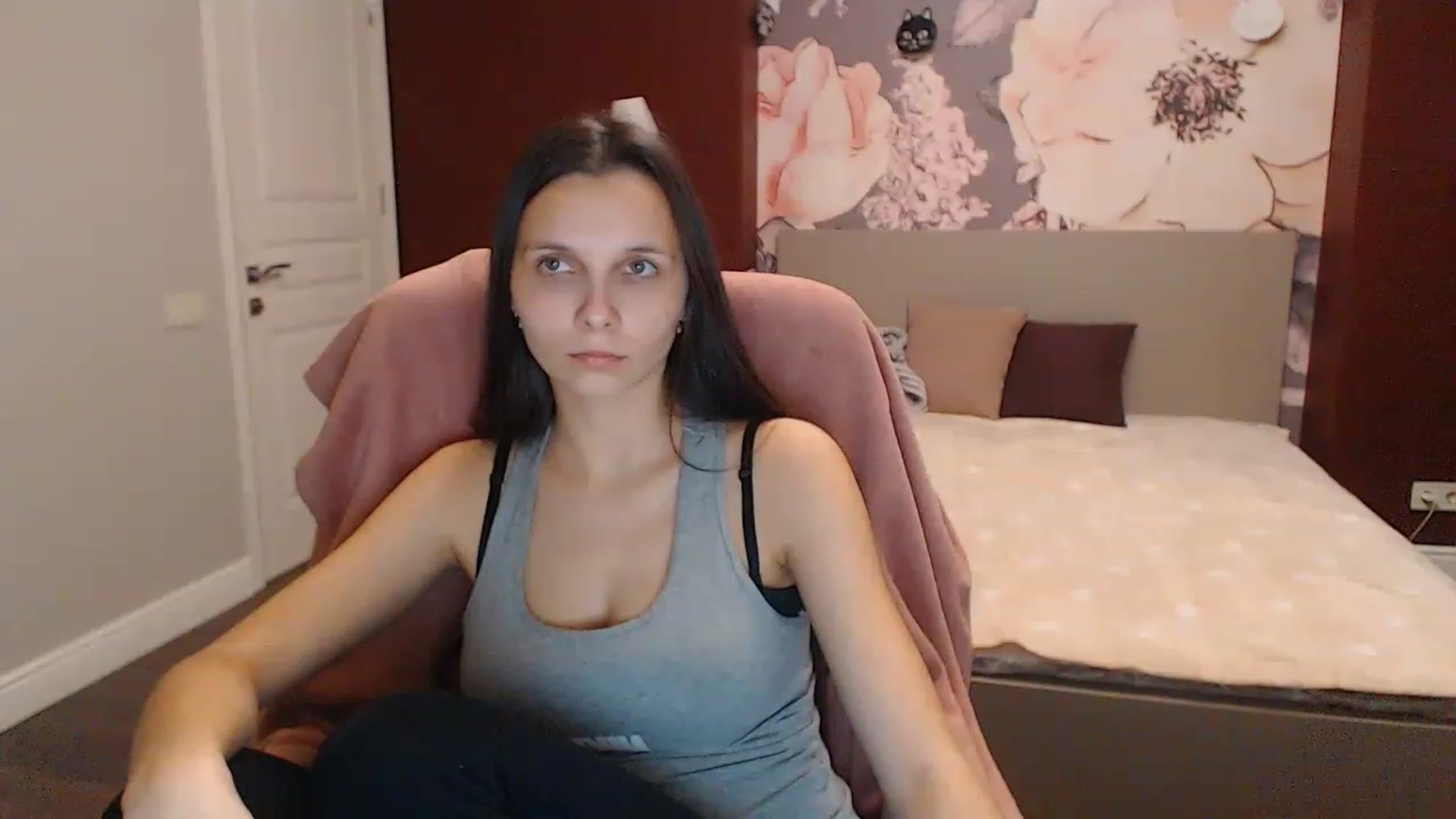 Gallery image thumbnail from Karina_Mils's myfreecams stream on, 12/16/2022, 17:55 image 6 of 20