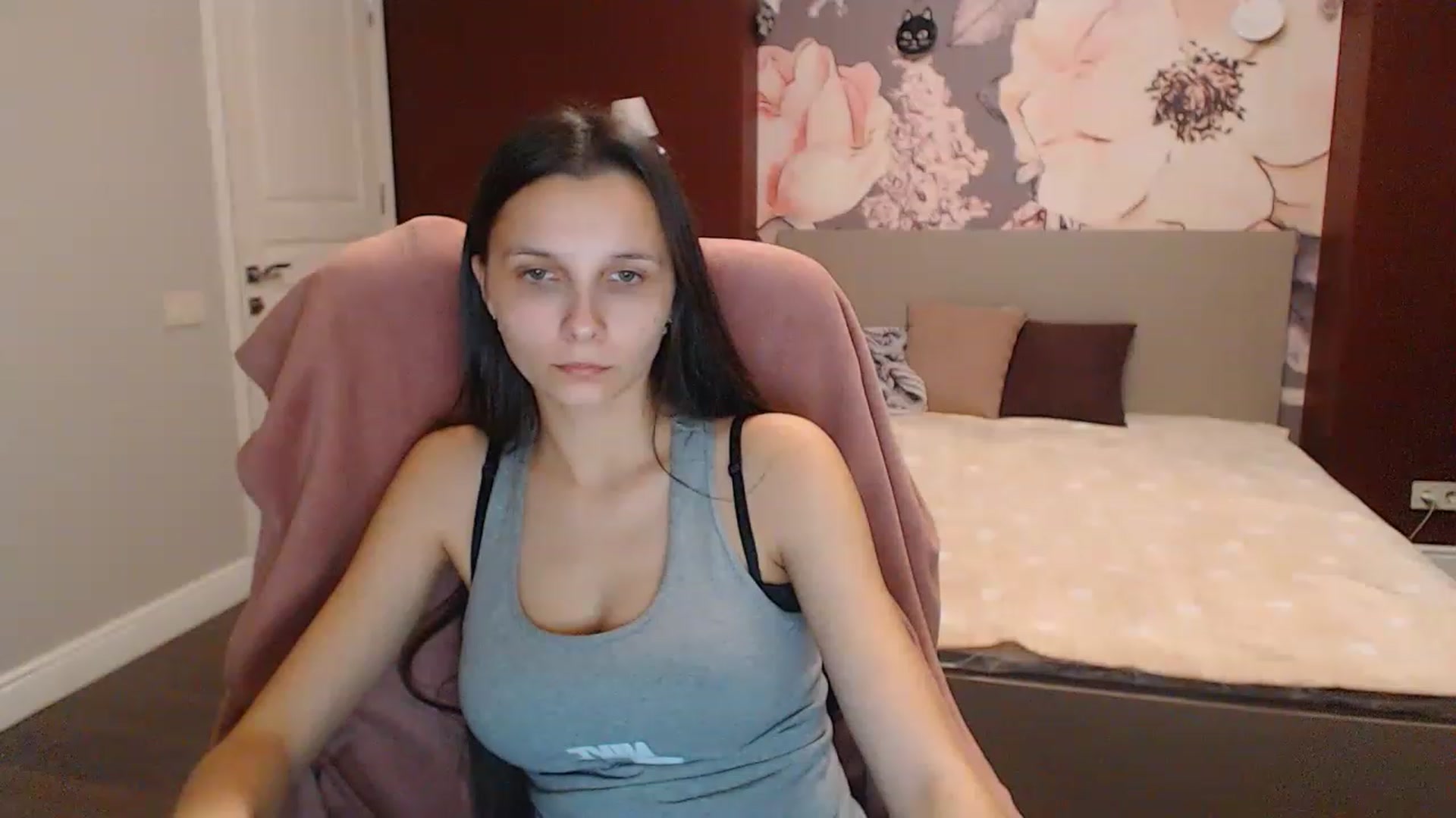 Gallery image thumbnail from Karina_Mils's myfreecams stream on, 12/16/2022, 17:55 image 10 of 20