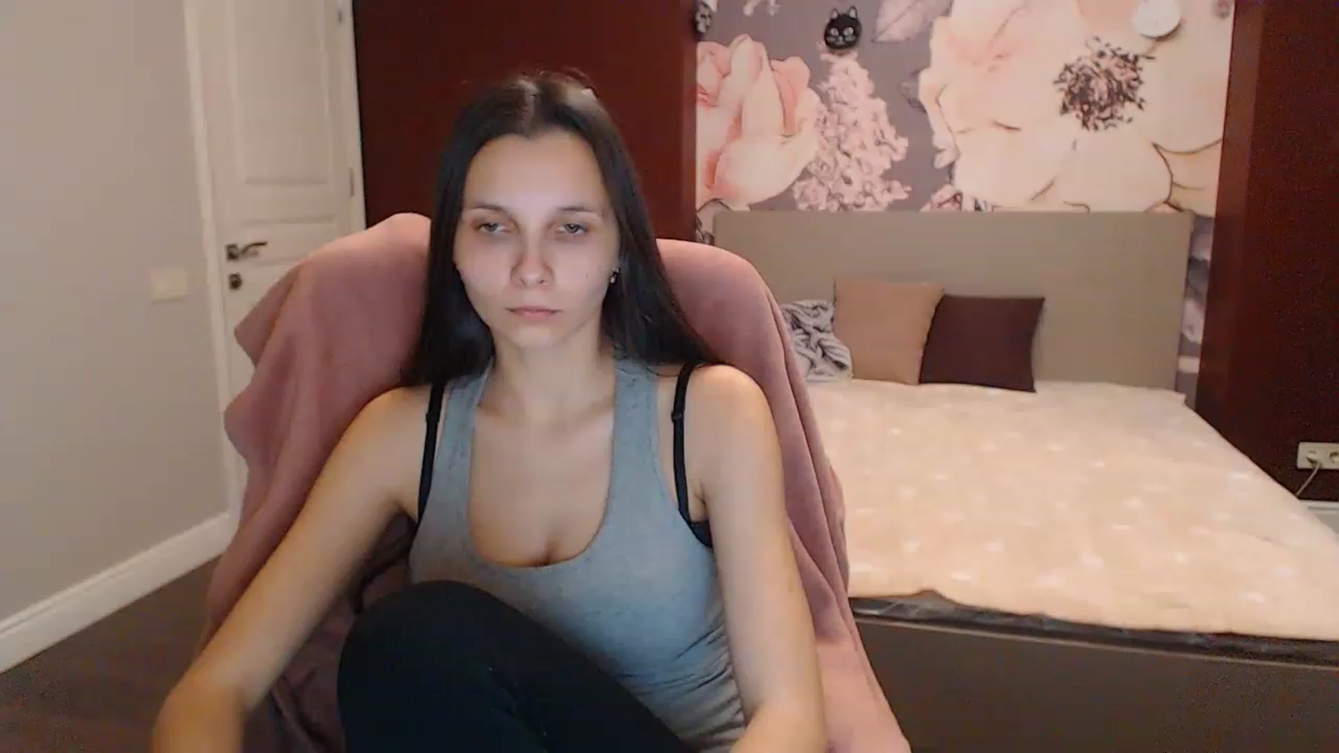 Gallery image thumbnail from Karina_Mils's myfreecams stream on, 12/16/2022, 17:55 image 1 of 20