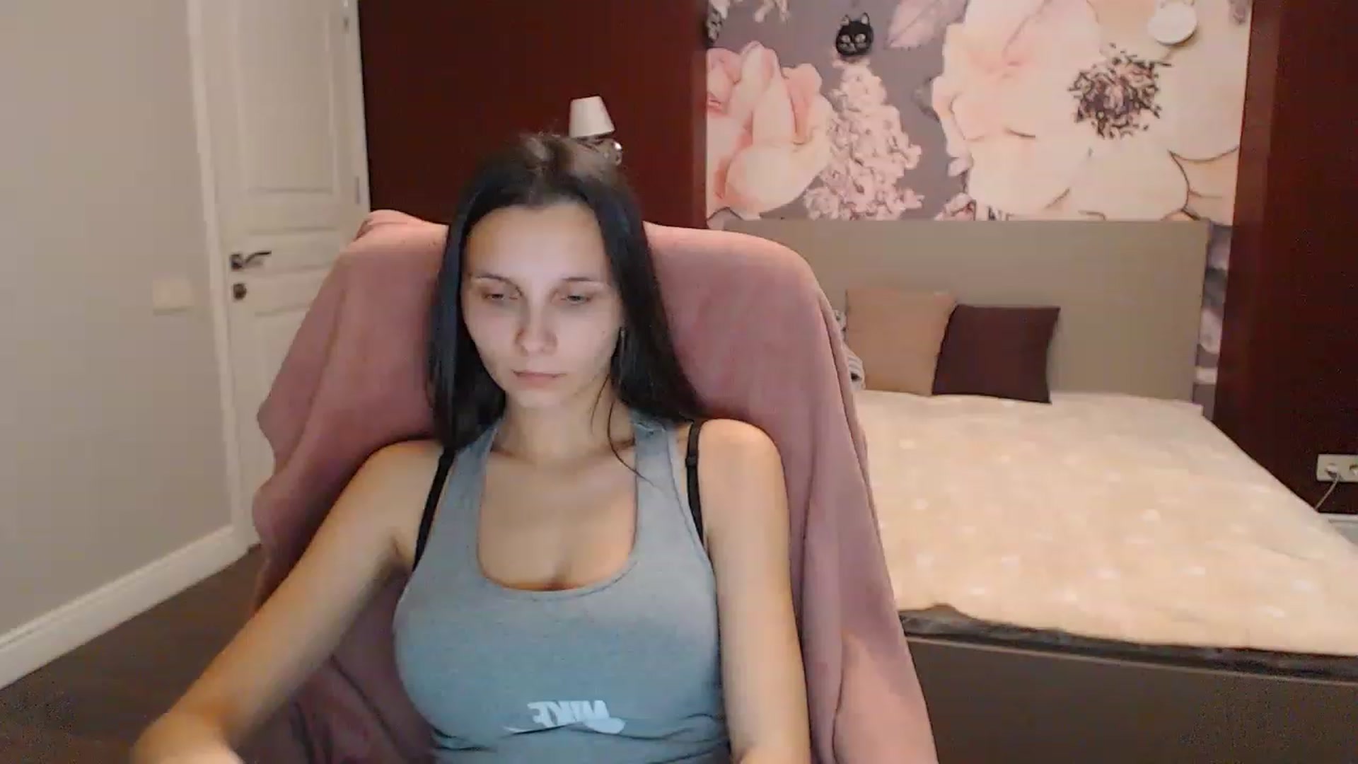 Gallery image thumbnail from Karina_Mils's myfreecams stream on, 12/16/2022, 17:55 image 17 of 20
