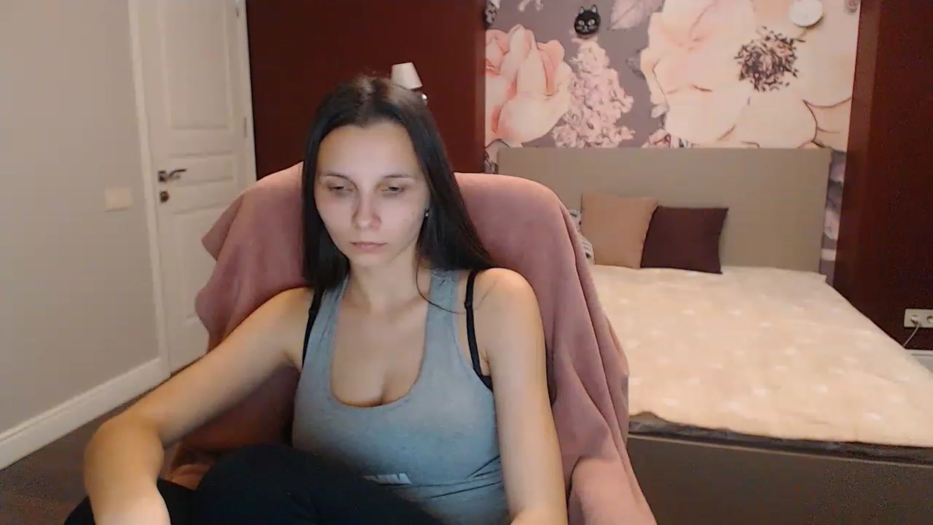 Gallery image thumbnail from Karina_Mils's myfreecams stream on, 12/16/2022, 17:55 image 8 of 20