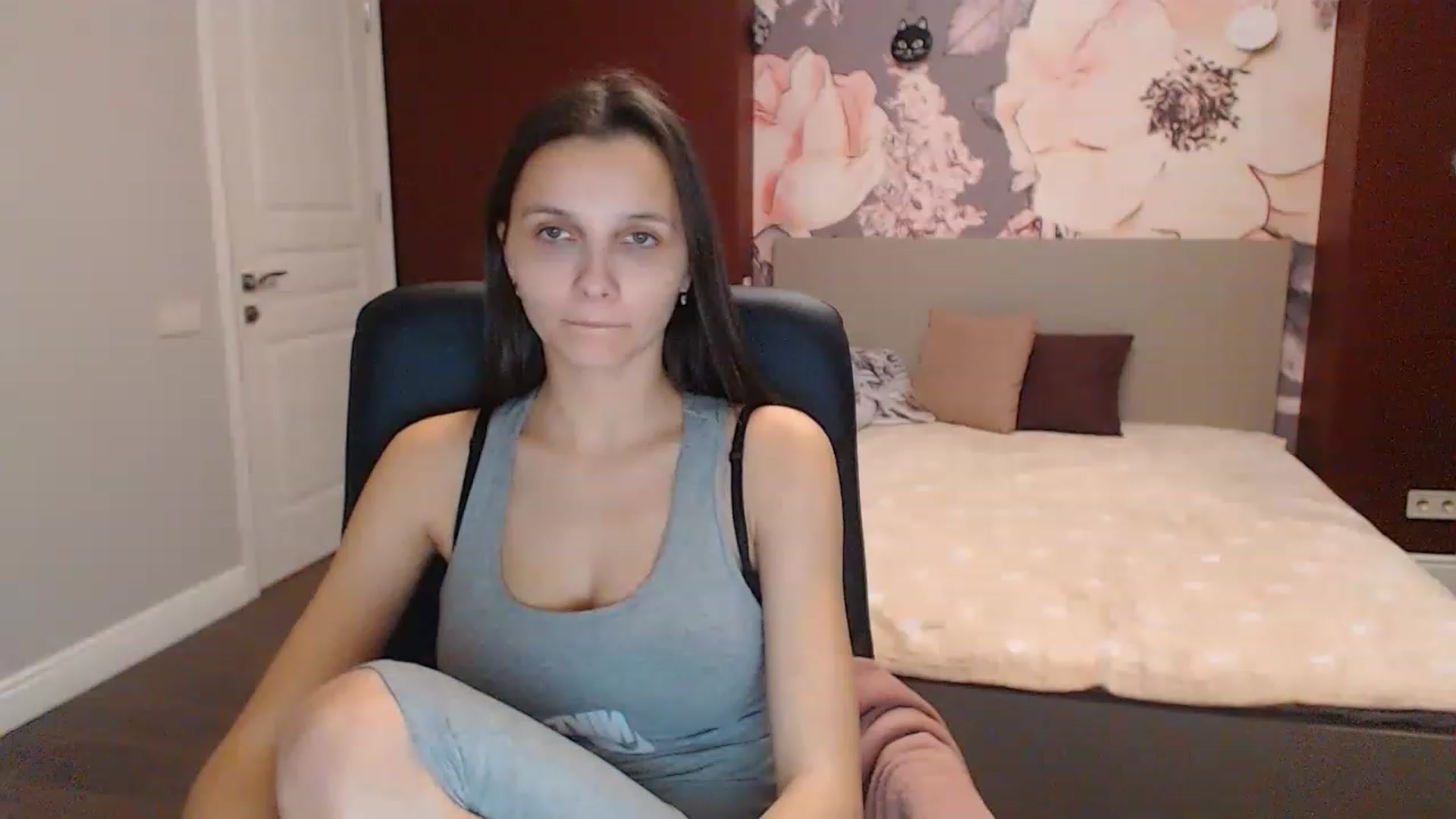 Gallery image thumbnail from Karina_Mils's myfreecams stream on, 12/17/2022, 07:55 image 18 of 20
