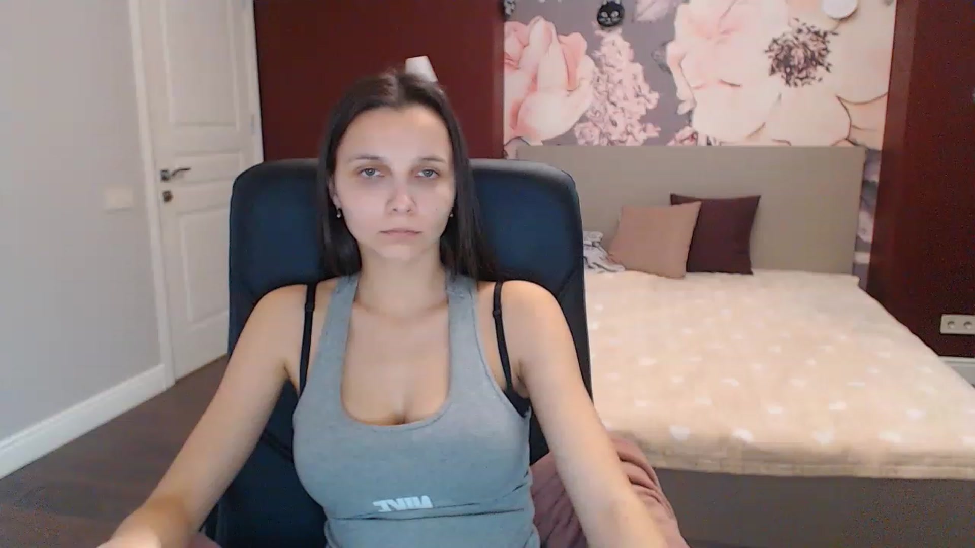 Gallery image thumbnail from Karina_Mils's myfreecams stream on, 12/17/2022, 10:14 image 12 of 20