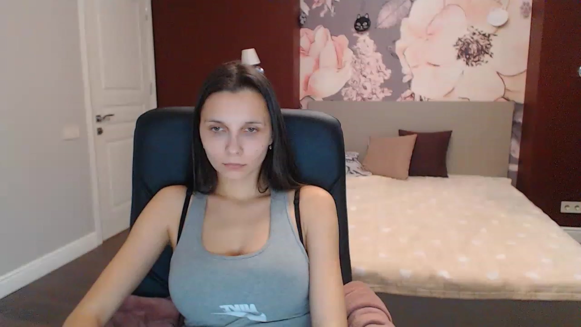 Gallery image thumbnail from Karina_Mils's myfreecams stream on, 12/17/2022, 10:14 image 19 of 20