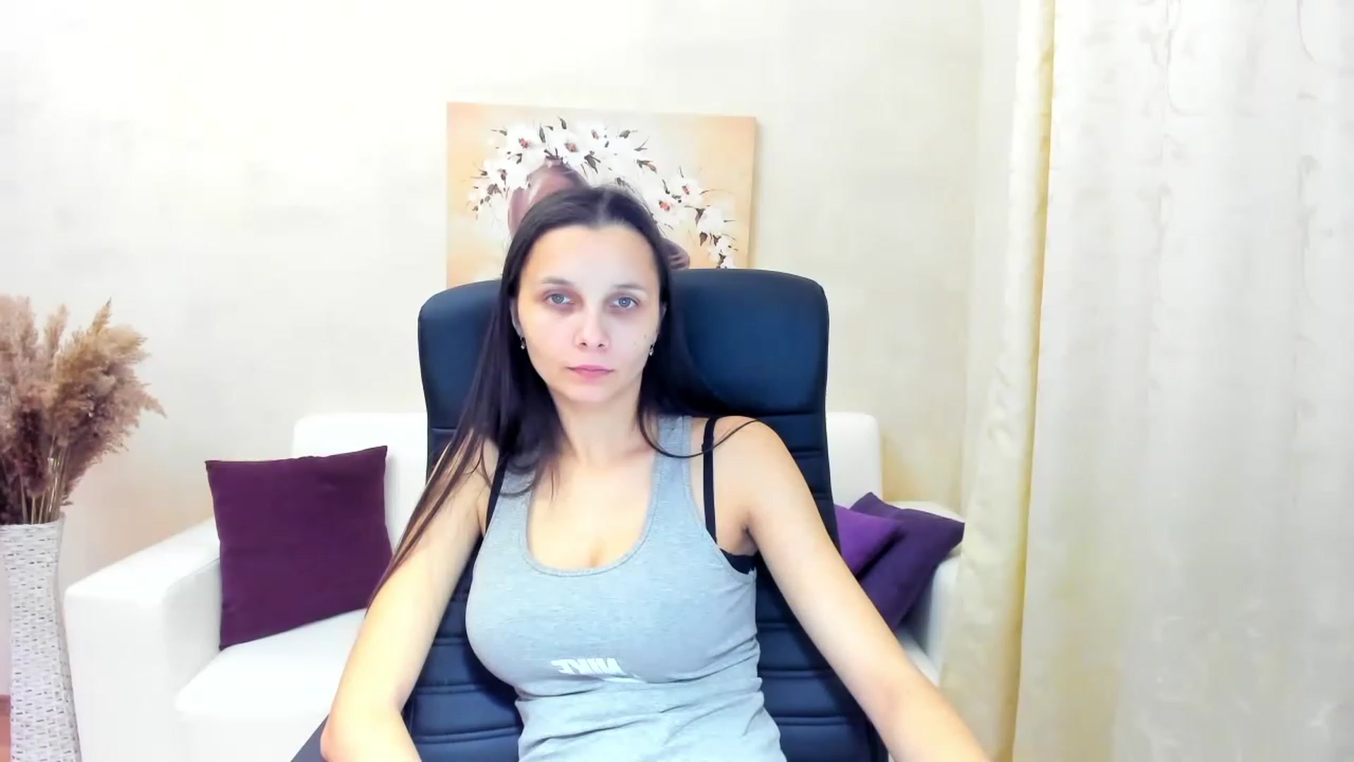 Gallery image thumbnail from Karina_Mils's myfreecams stream on, 12/19/2022, 09:59 image 5 of 20