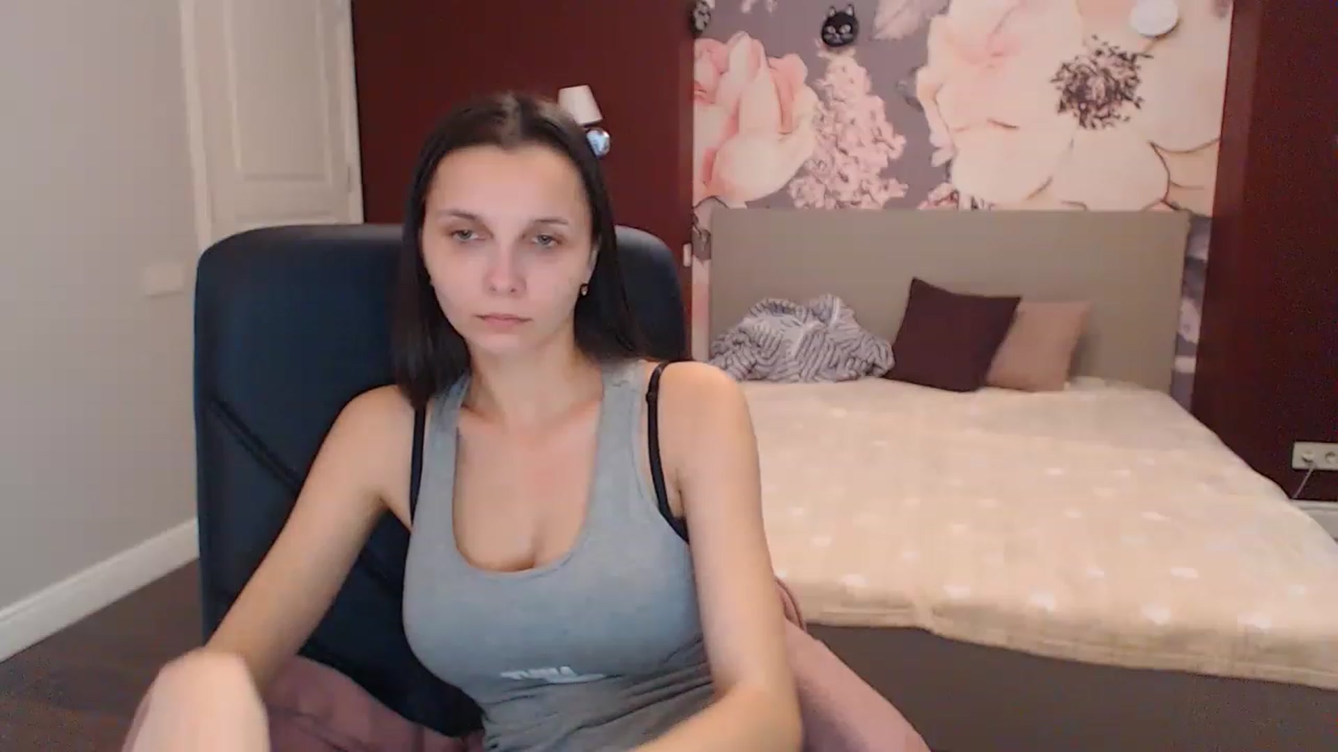 Gallery image thumbnail from Karina_Mils's myfreecams stream on, 12/20/2022, 08:50 image 6 of 20