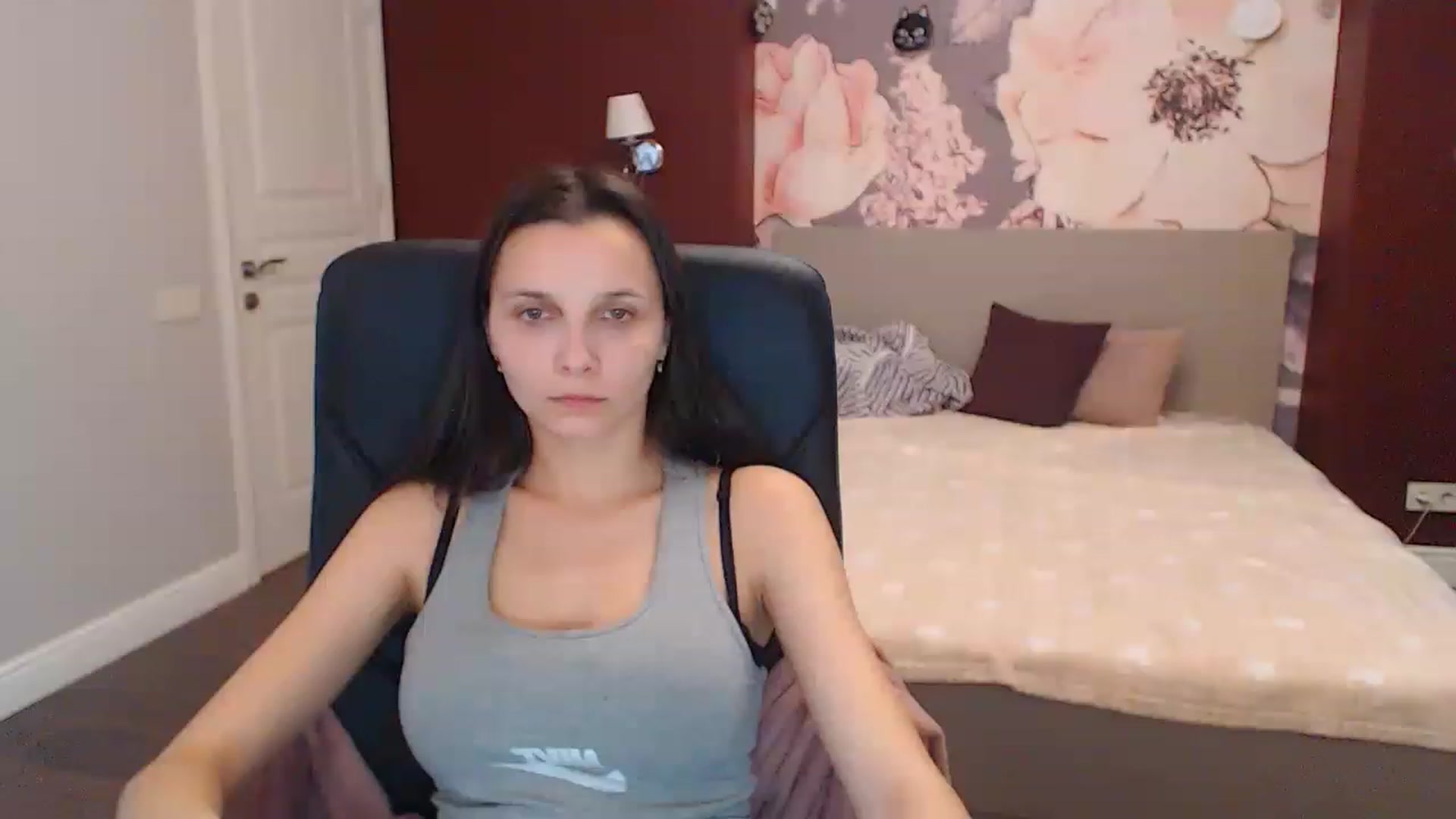 Gallery image thumbnail from Karina_Mils's myfreecams stream on, 12/20/2022, 08:50 image 20 of 20