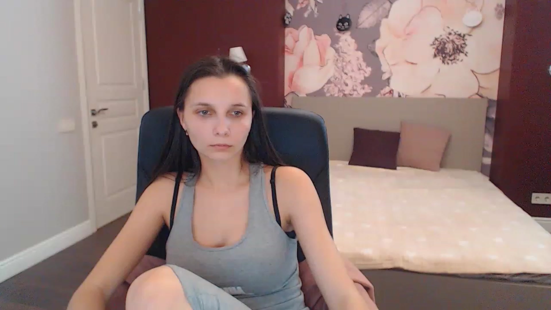 Gallery image thumbnail from Karina_Mils's myfreecams stream on, 12/21/2022, 11:36 image 1 of 20