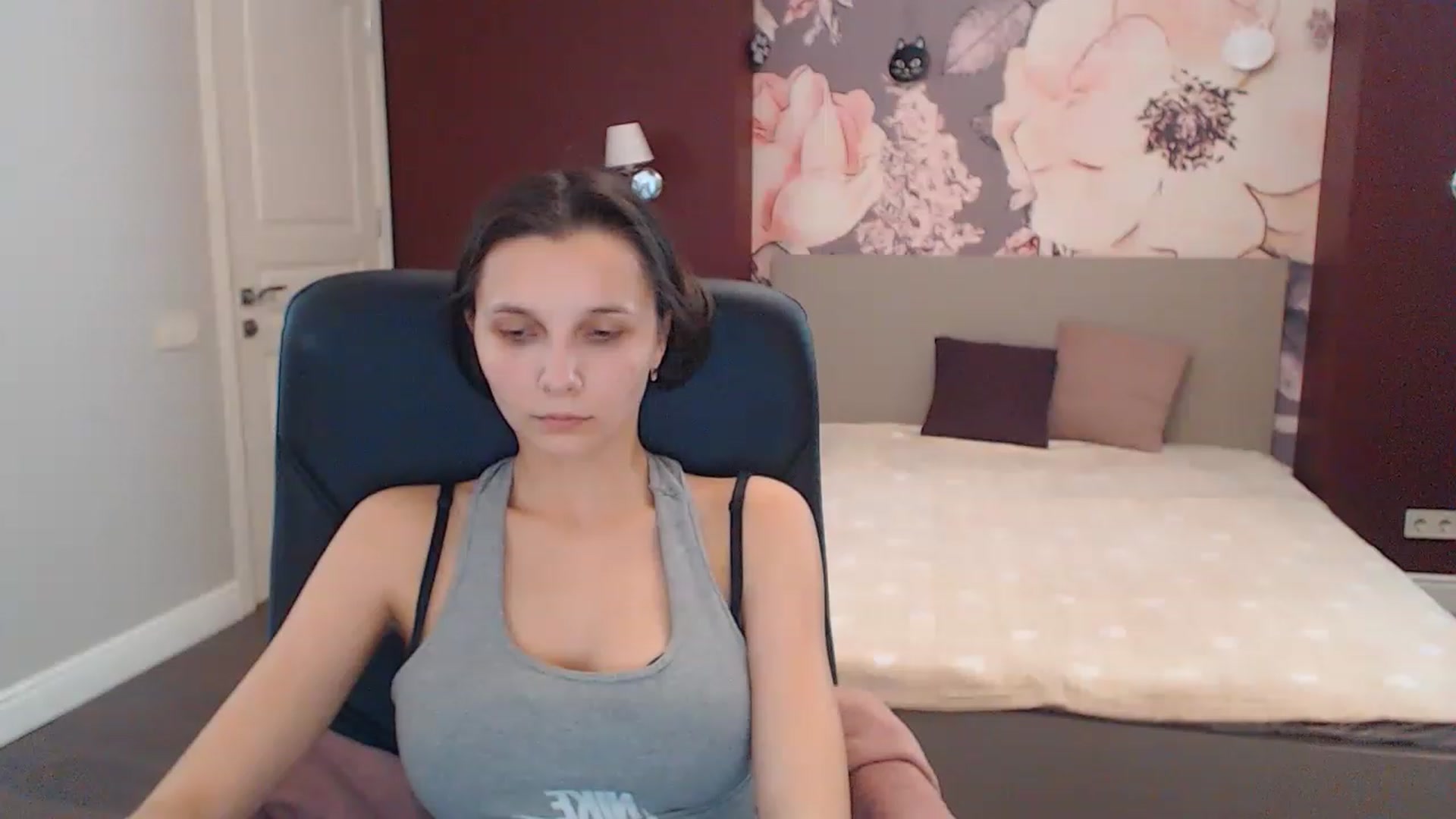 Gallery image thumbnail from Karina_Mils's myfreecams stream on, 12/21/2022, 11:36 image 6 of 20