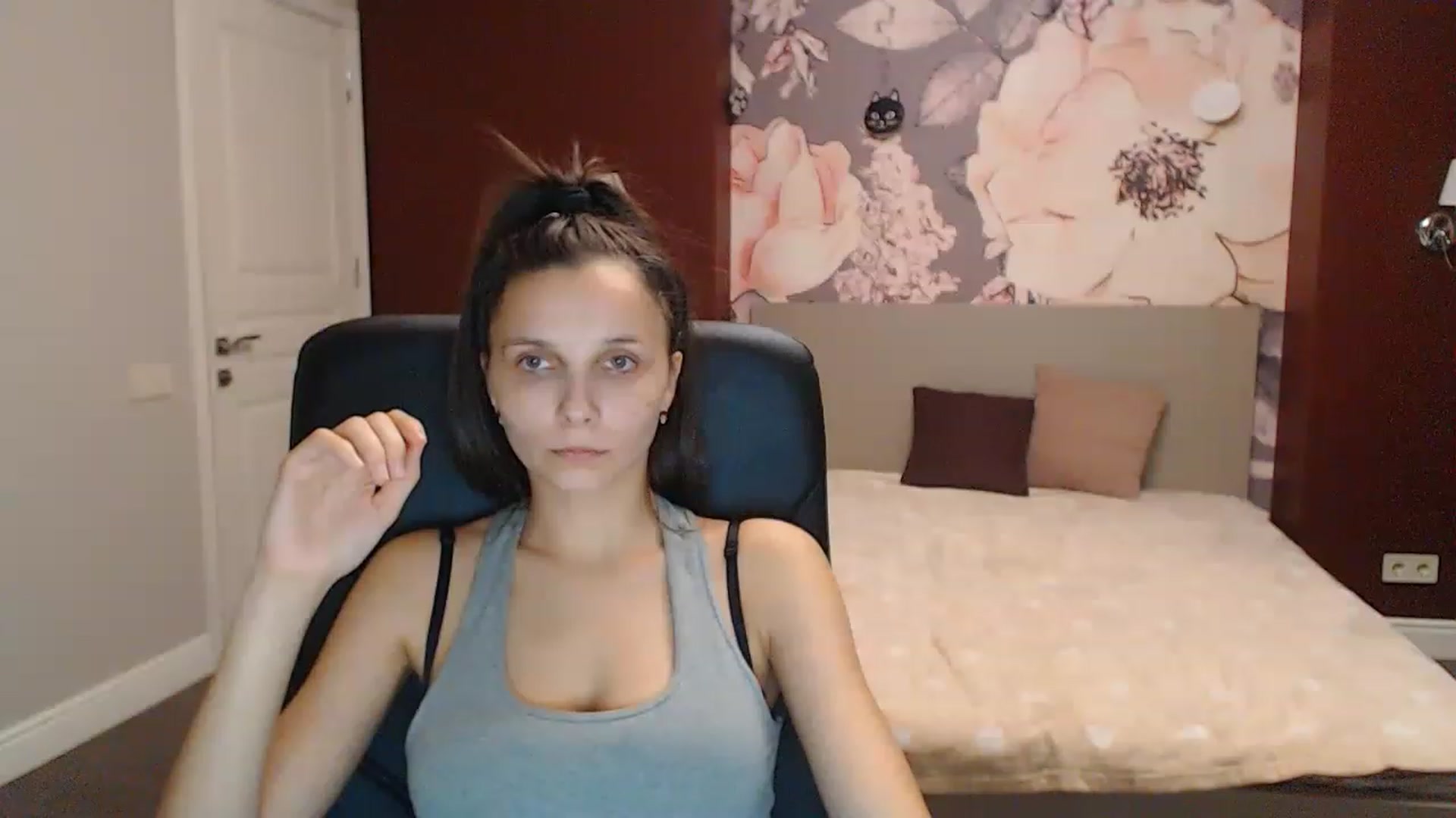 Gallery image thumbnail from Karina_Mils's myfreecams stream on, 12/21/2022, 14:16 image 20 of 20