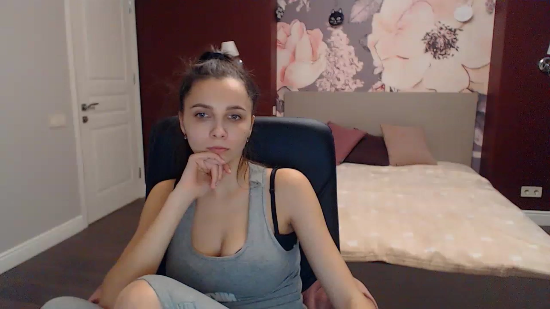 Gallery image thumbnail from Karina_Mils's myfreecams stream on, 12/23/2022, 11:41 image 3 of 20