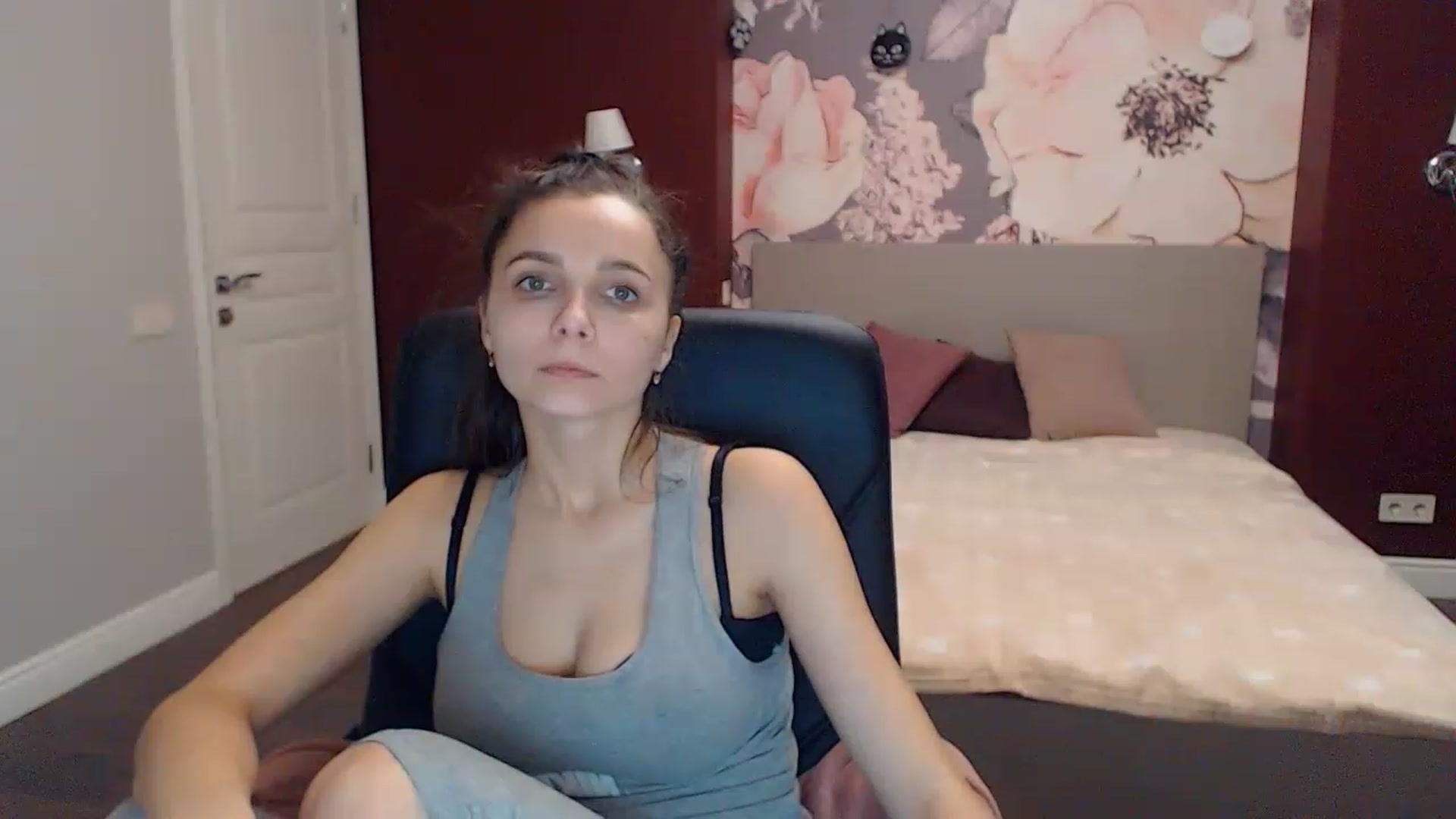 Gallery image thumbnail from Karina_Mils's myfreecams stream on, 12/23/2022, 11:41 image 4 of 20