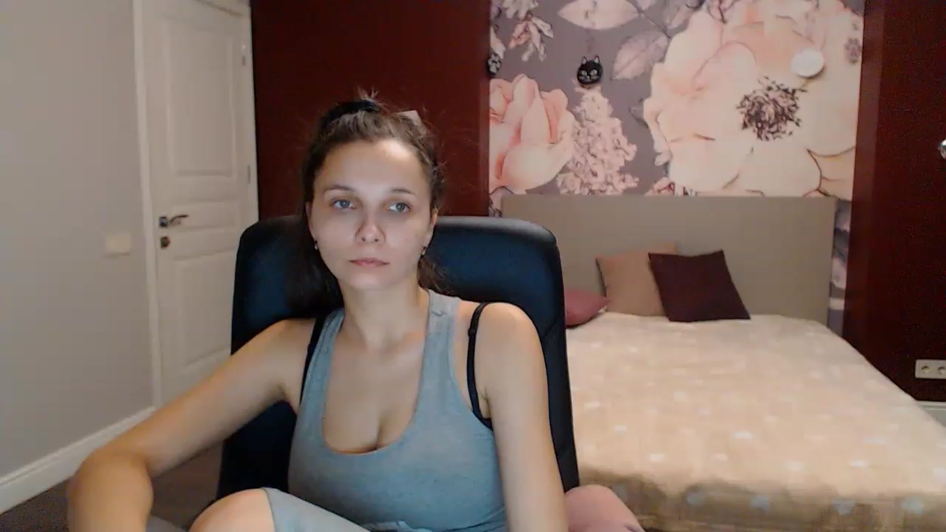 Gallery image thumbnail from Karina_Mils's myfreecams stream on, 12/25/2022, 10:31 image 20 of 20