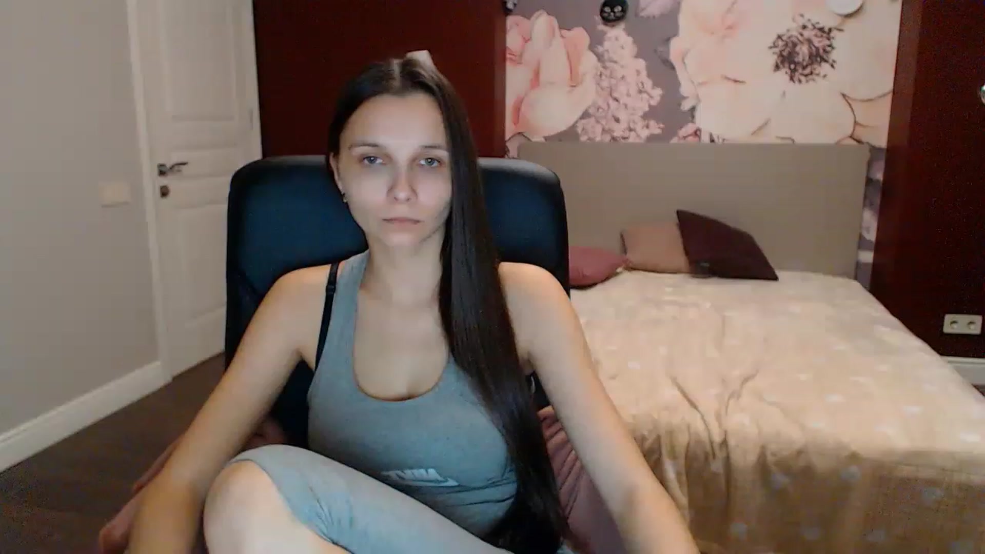 Gallery image thumbnail from Karina_Mils's myfreecams stream on, 12/25/2022, 13:21 image 1 of 20