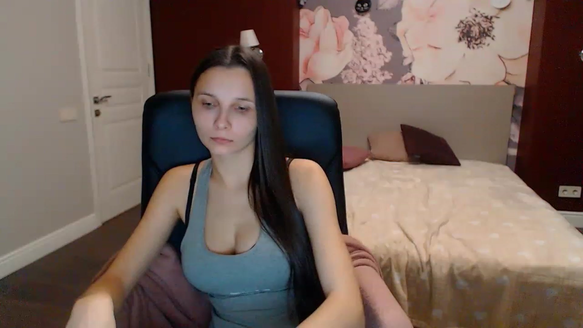 Gallery image thumbnail from Karina_Mils's myfreecams stream on, 12/25/2022, 13:21 image 20 of 20