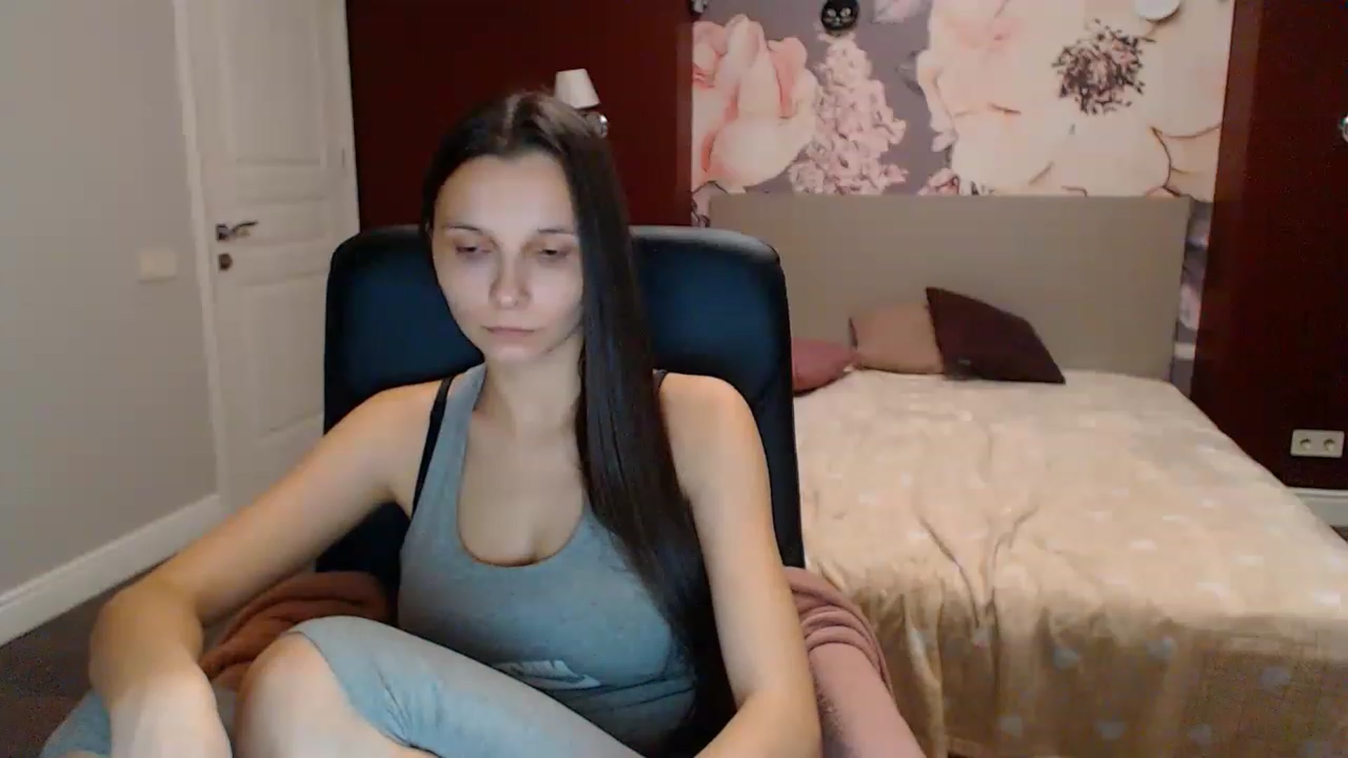 Gallery image thumbnail from Karina_Mils's myfreecams stream on, 12/25/2022, 13:21 image 3 of 20