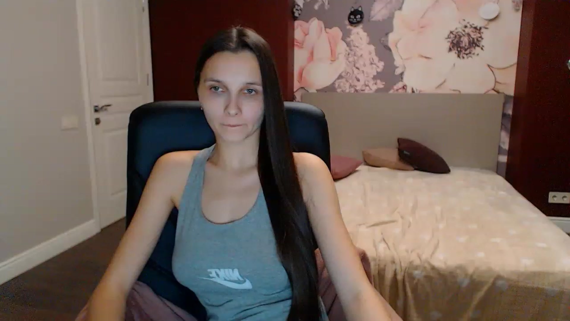 Gallery image thumbnail from Karina_Mils's myfreecams stream on, 12/25/2022, 16:16 image 13 of 20