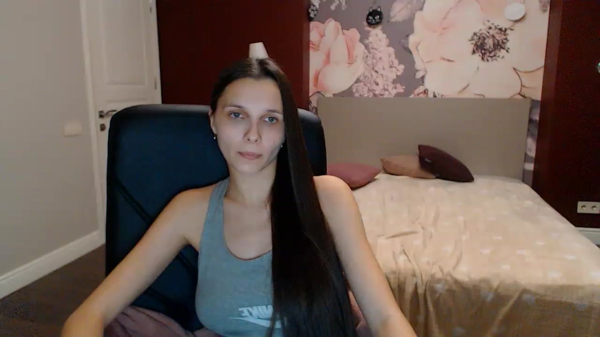 Gallery image thumbnail from Karina_Mils's myfreecams stream on, 12/25/2022, 16:16 image 10 of 20