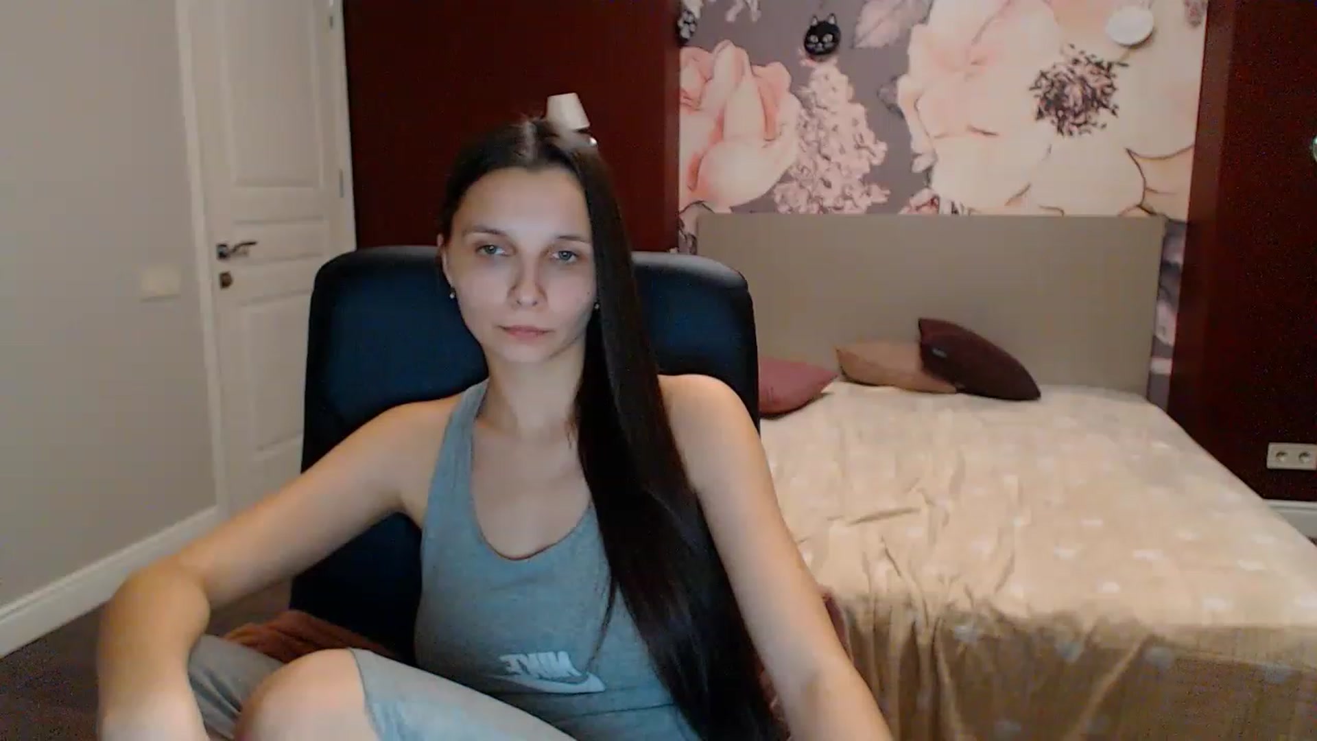 Gallery image thumbnail from Karina_Mils's myfreecams stream on, 12/25/2022, 16:16 image 8 of 20