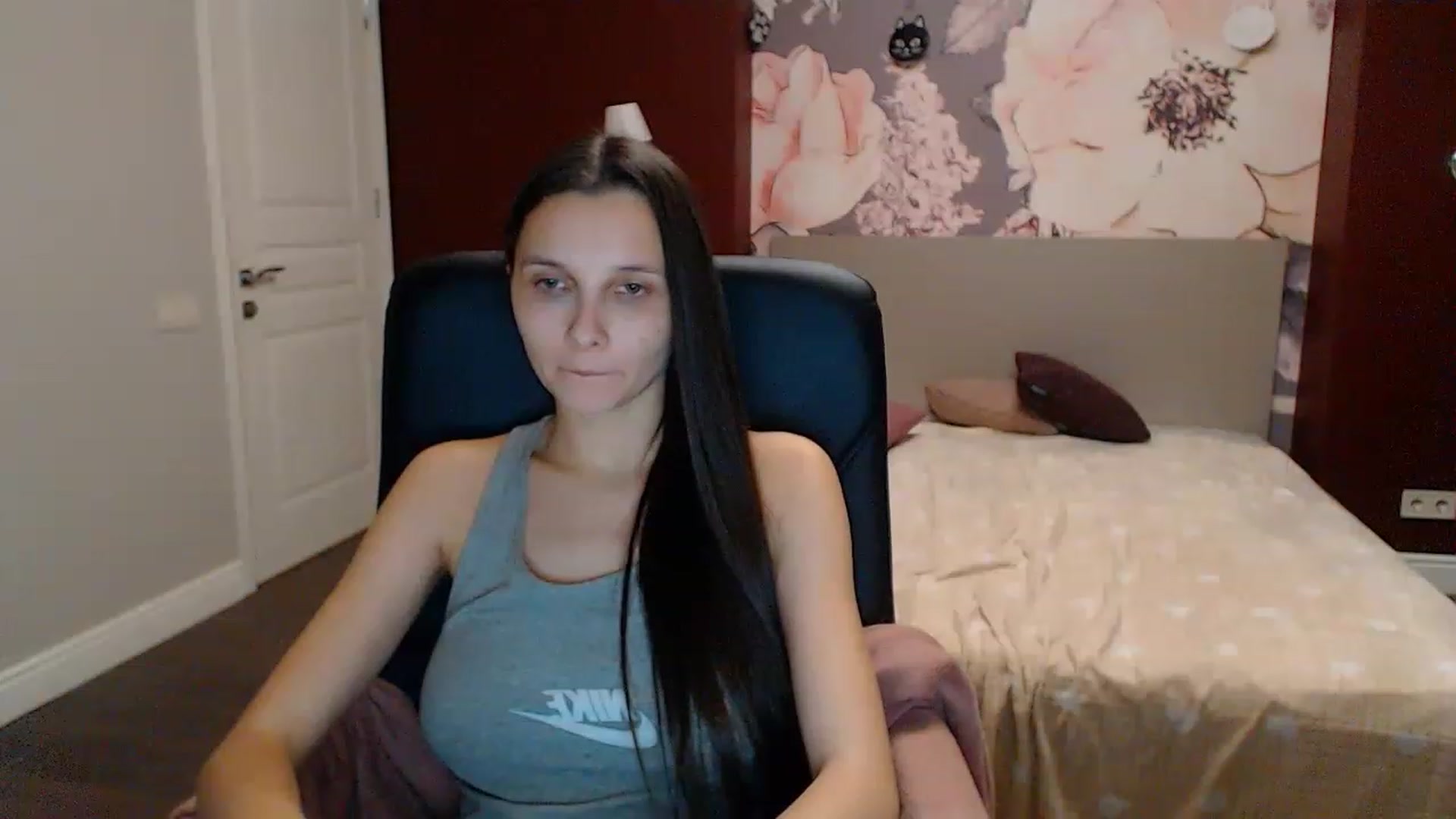 Gallery image thumbnail from Karina_Mils's myfreecams stream on, 12/25/2022, 16:16 image 15 of 20