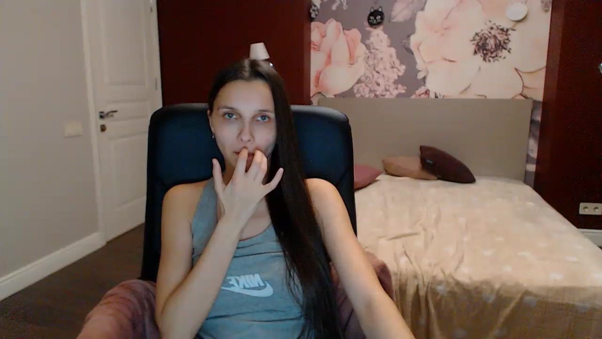Gallery image thumbnail from Karina_Mils's myfreecams stream on, 12/25/2022, 16:16 image 20 of 20