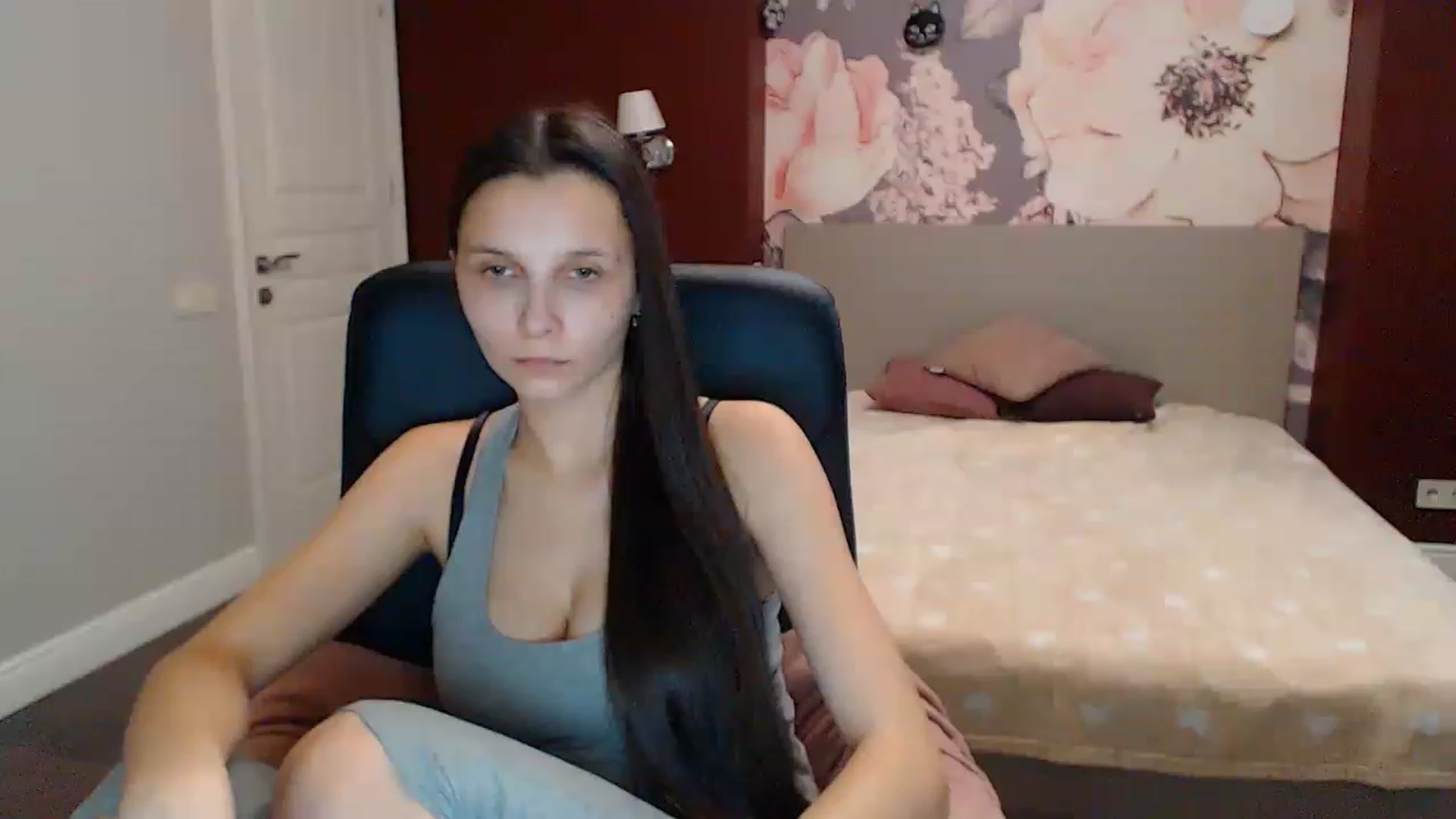 Gallery image thumbnail from Karina_Mils's myfreecams stream on, 12/26/2022, 10:54 image 19 of 20